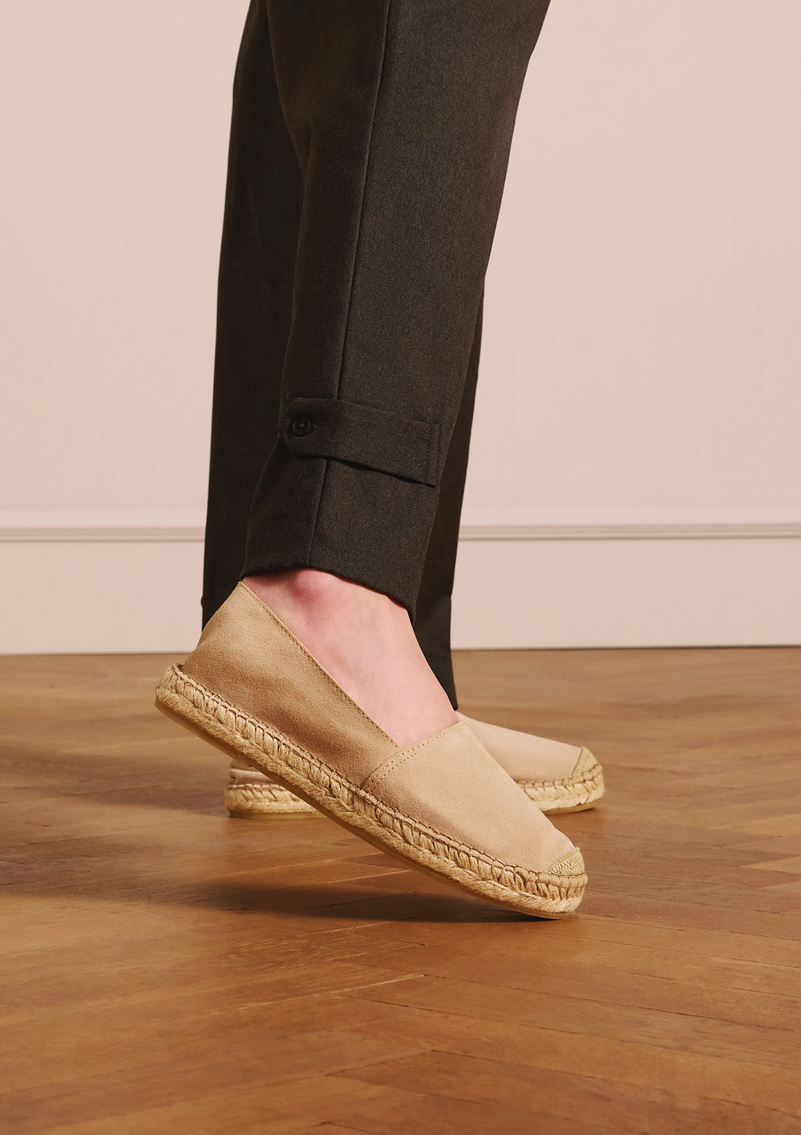 Beige suède espadrilles