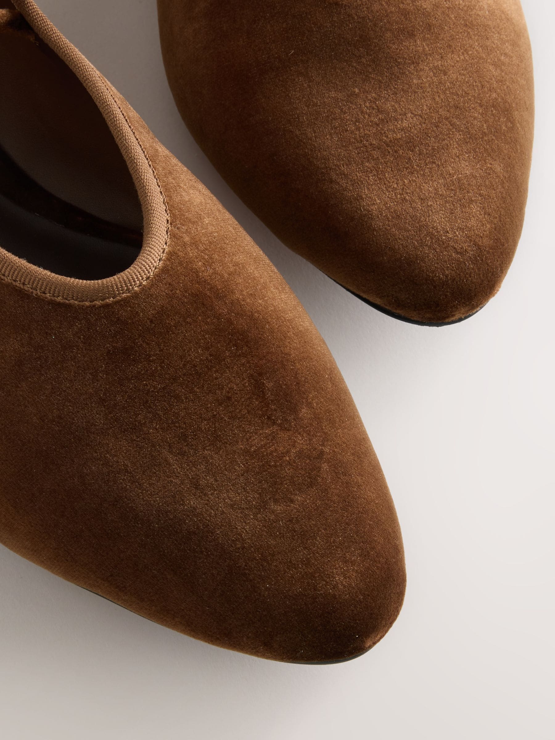 Chocoladebruin - Forever Comfort® Velvet Tie Mary Jane Shoes