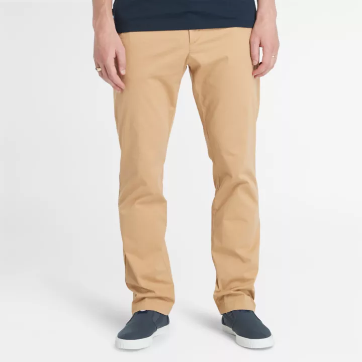 Pantalon chino en sergé extensible pour homme en marron clair