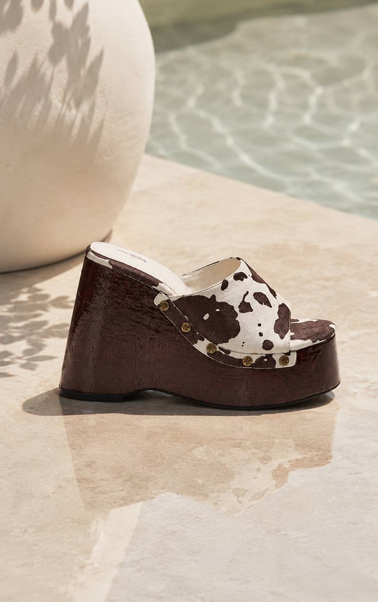 Noir Mules Compensées À Clous En Synthétique Imprimé Vache