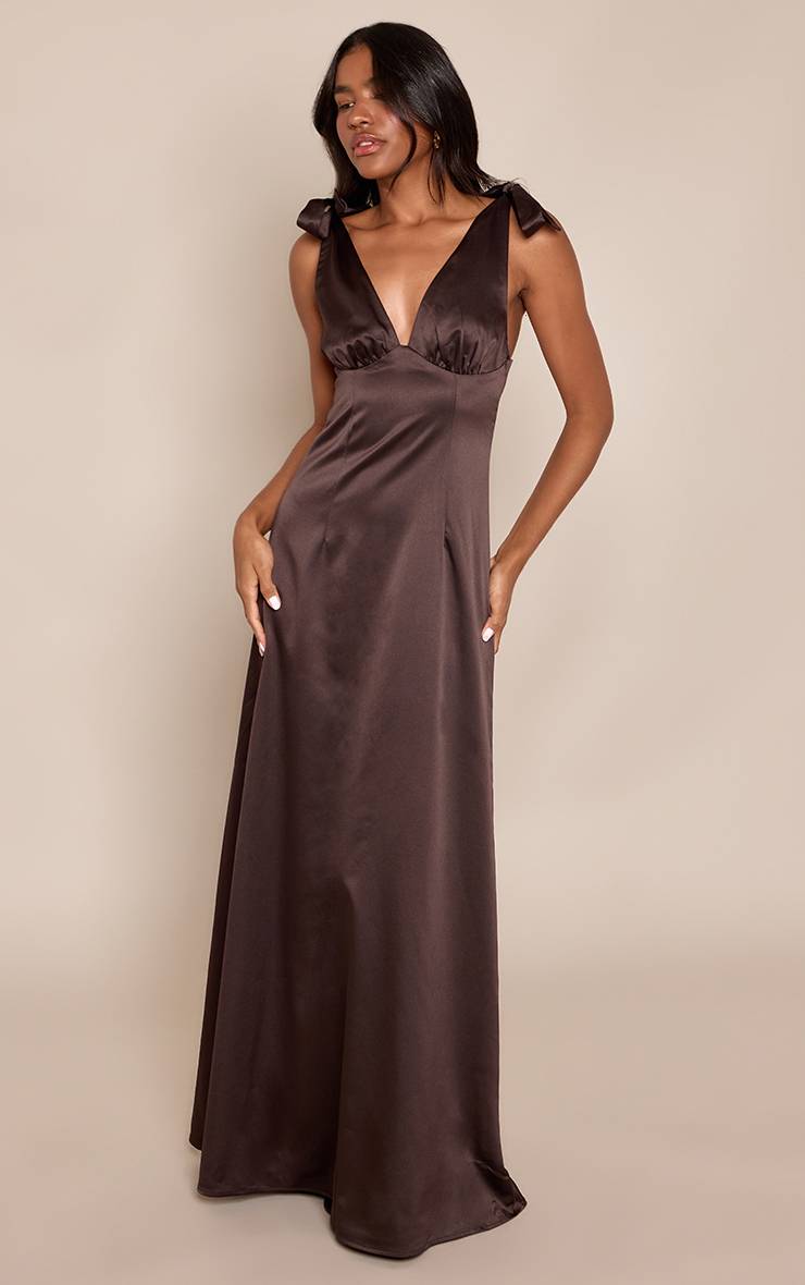 Chocolat Robe Longue En Satin À Épaules Nouées