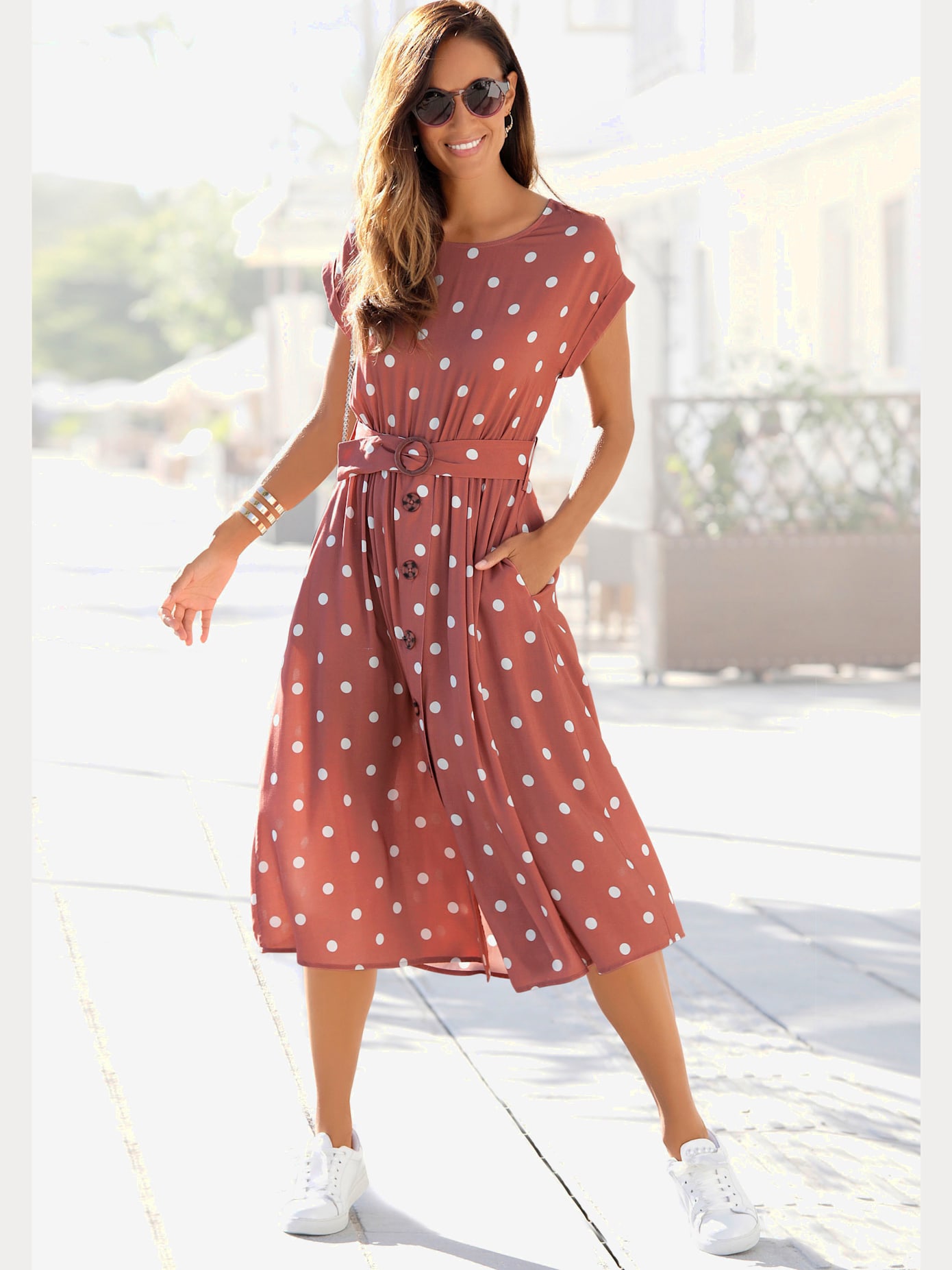 Robe mi-longue encolure haute