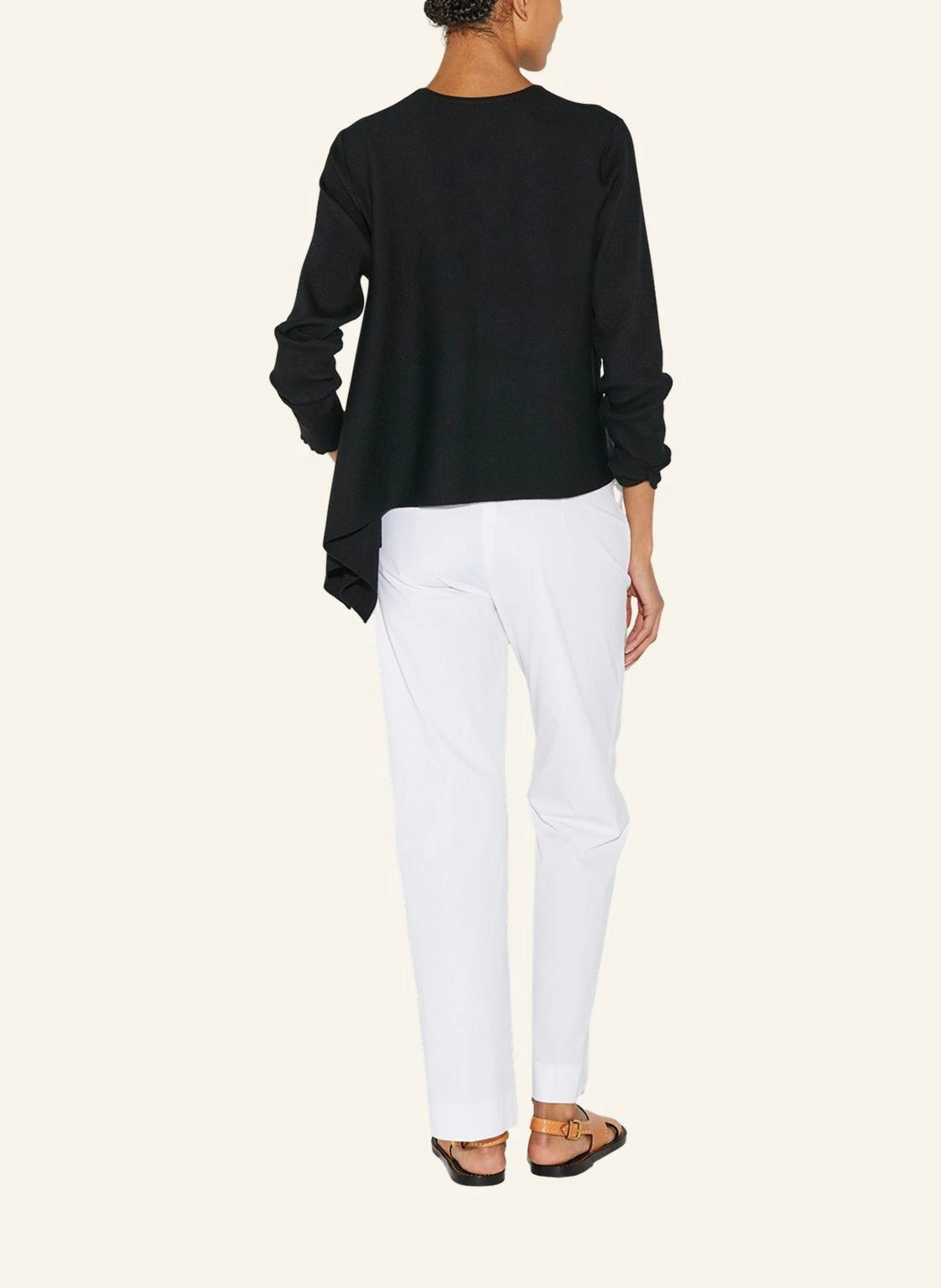 CÂLLAS MILANO HELOISE Asymmetrischer Pullover aus Merinowolle mit Rundhalsausschnitt