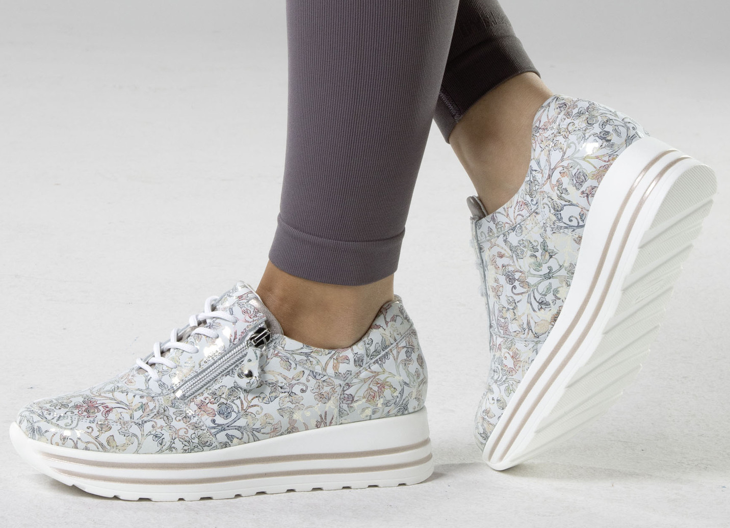 Waldläufer Sneaker aus floral bedrucktem Nubukleder