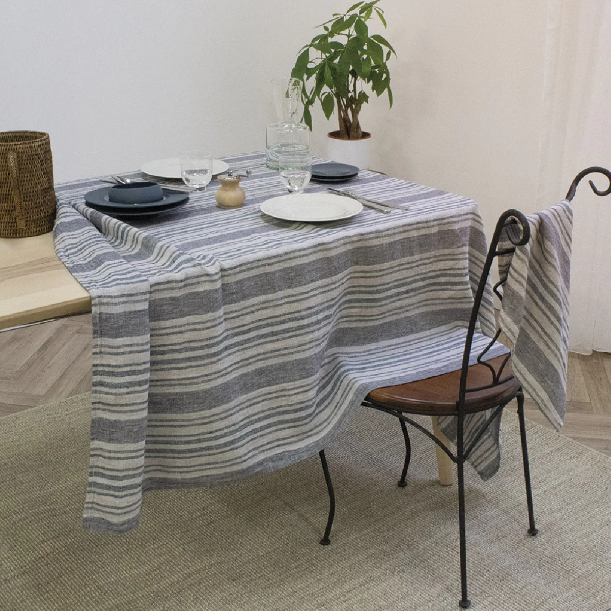 Nappe pur lin gris 155x155 Garnier Thiebaut