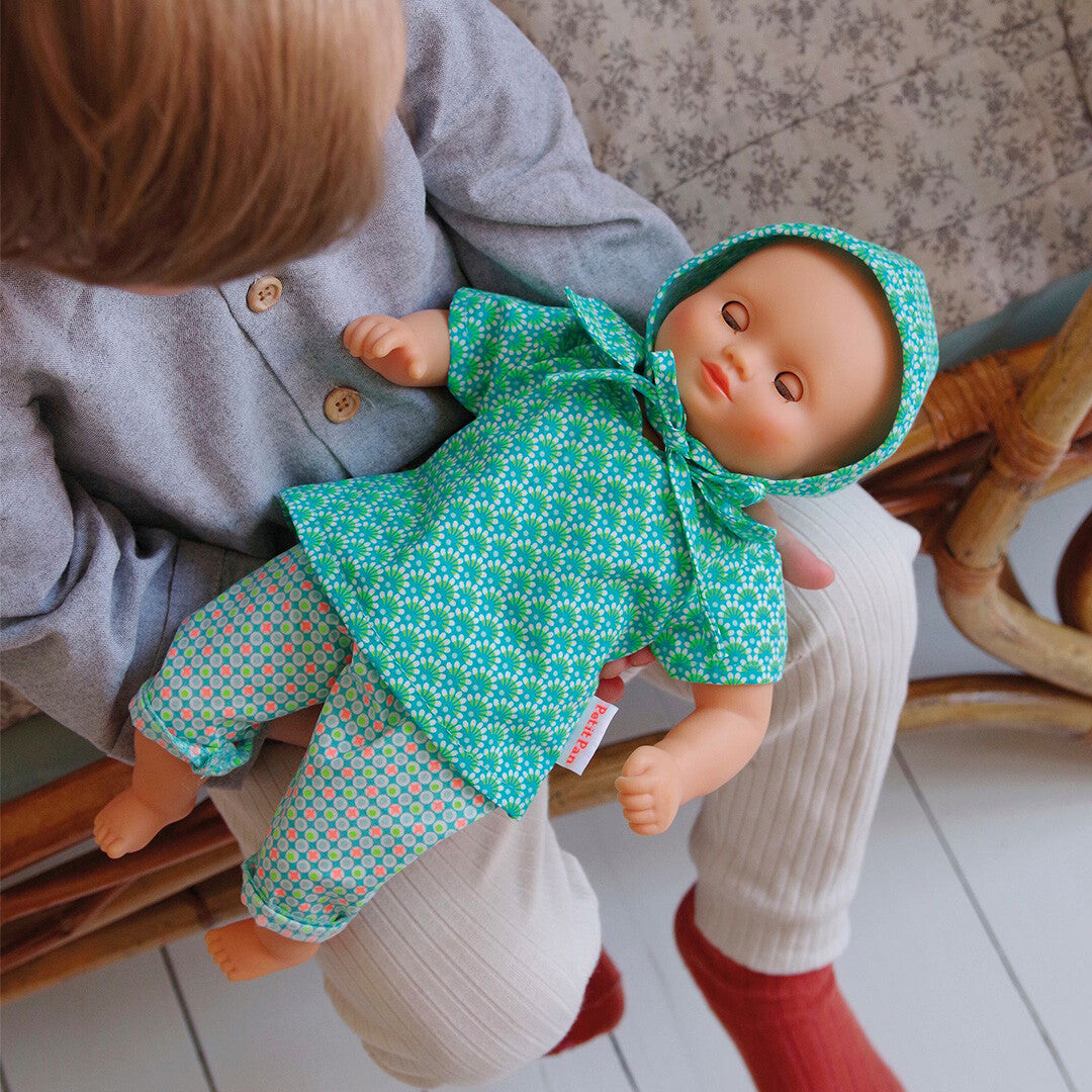 Djeco poppenkledingset pomea - petit pan zazen - 32 cm