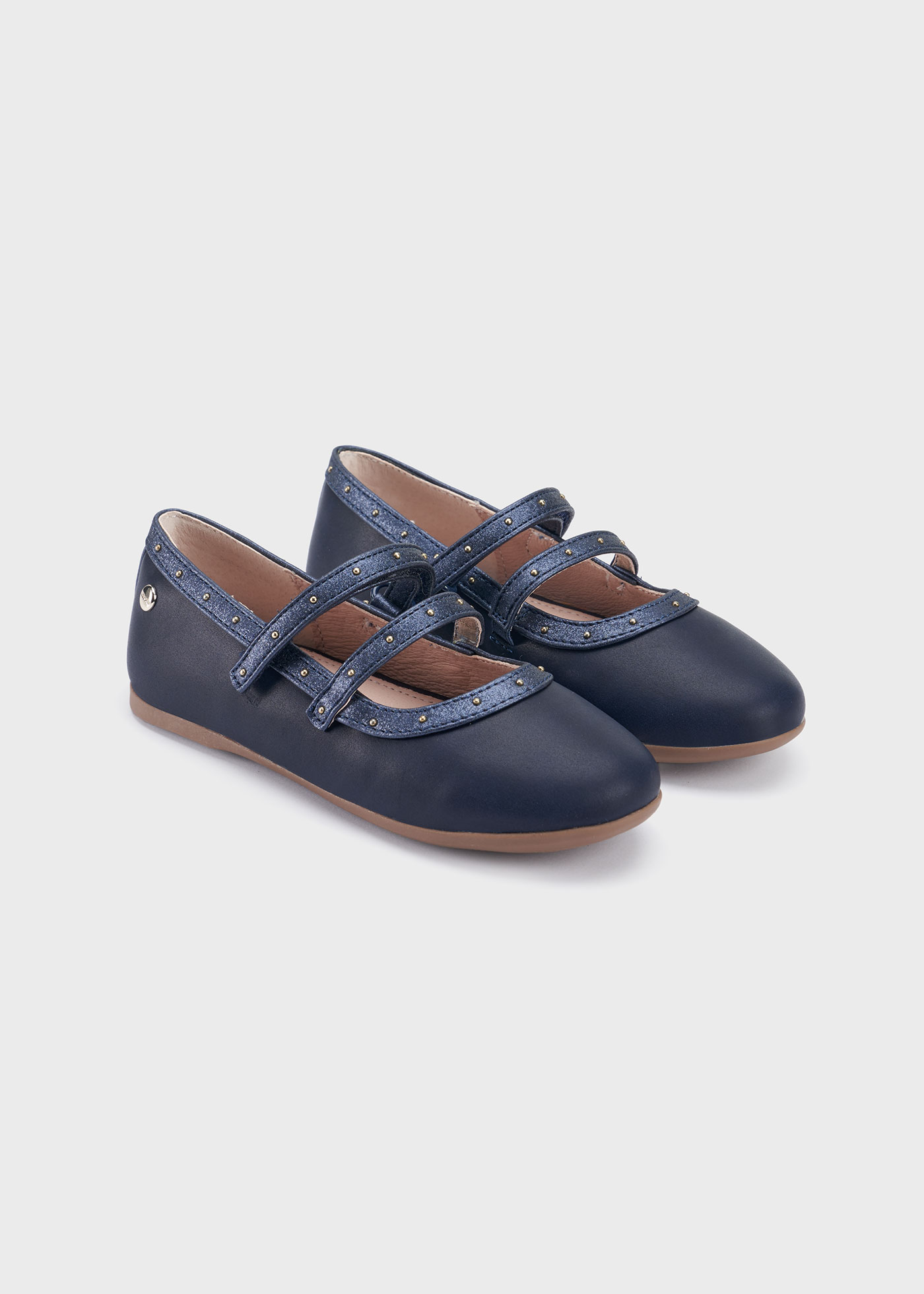 Sapato estilo Mary Jane com palmilha cravejada, em couro sustentável, para meninas.