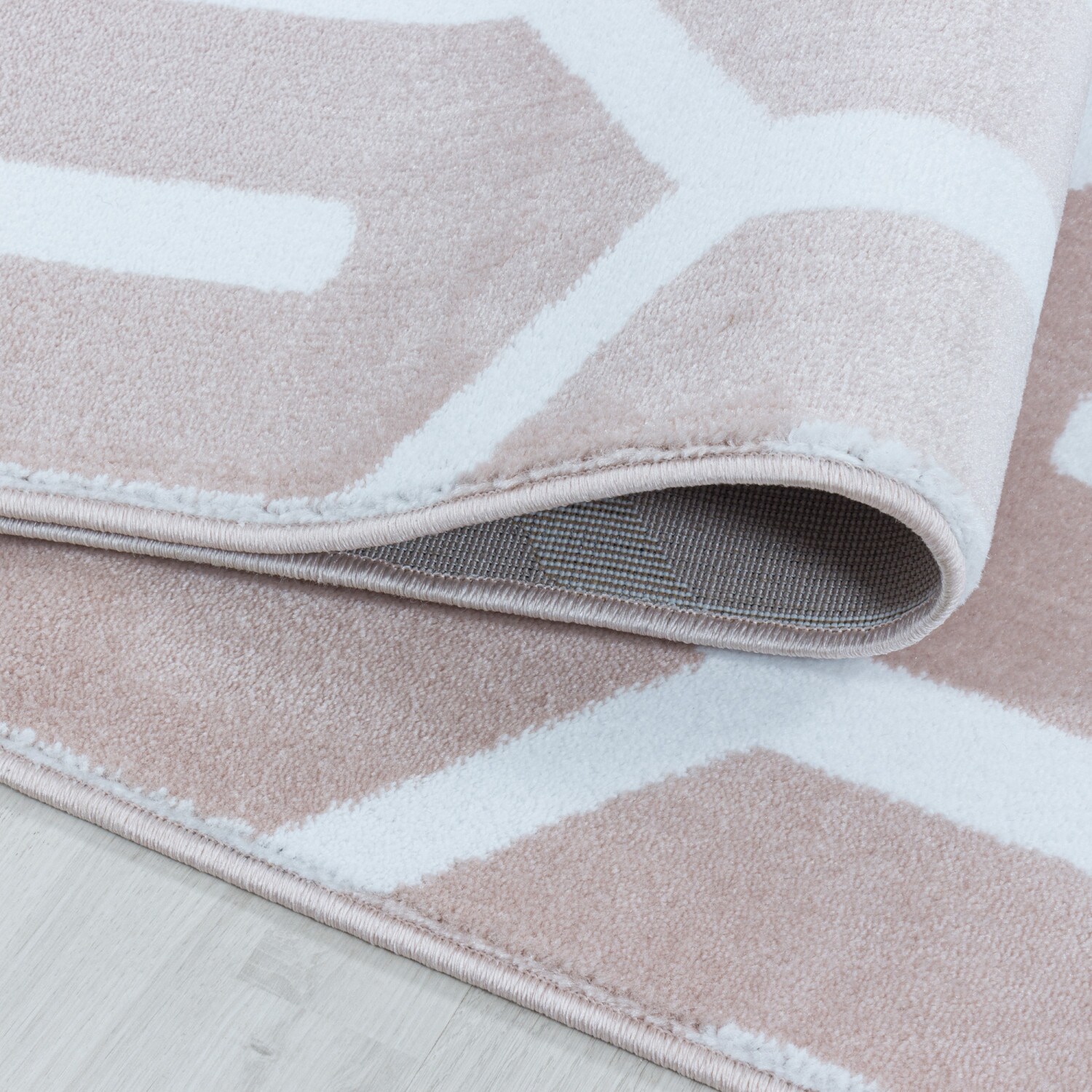 Moderner Kurzflor-Teppich im Rauten-Design Pflegeleicht ideal für das Wohnzimmer