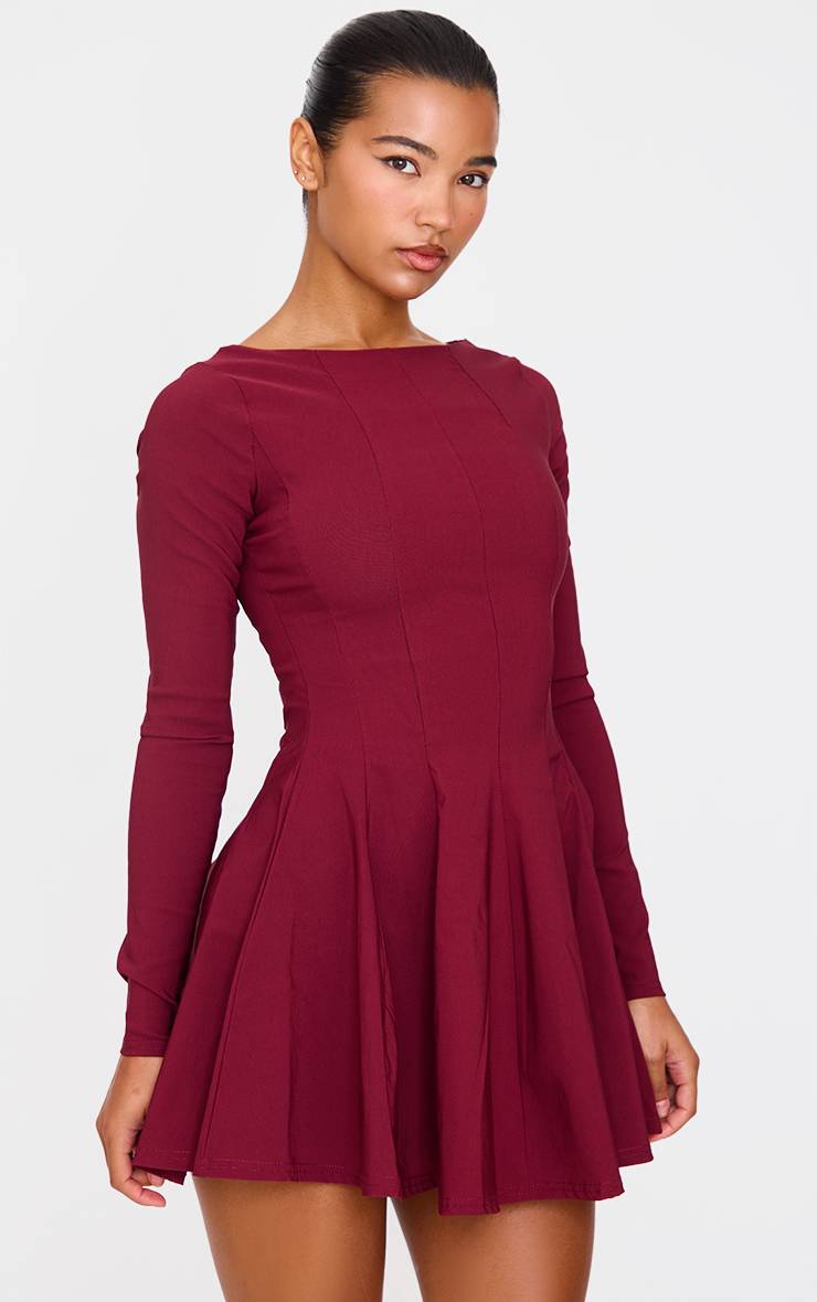 Rouge Bordeaux Robe Droite Plissée À Manches Longues Et Col Bateau En Tissu Extensible