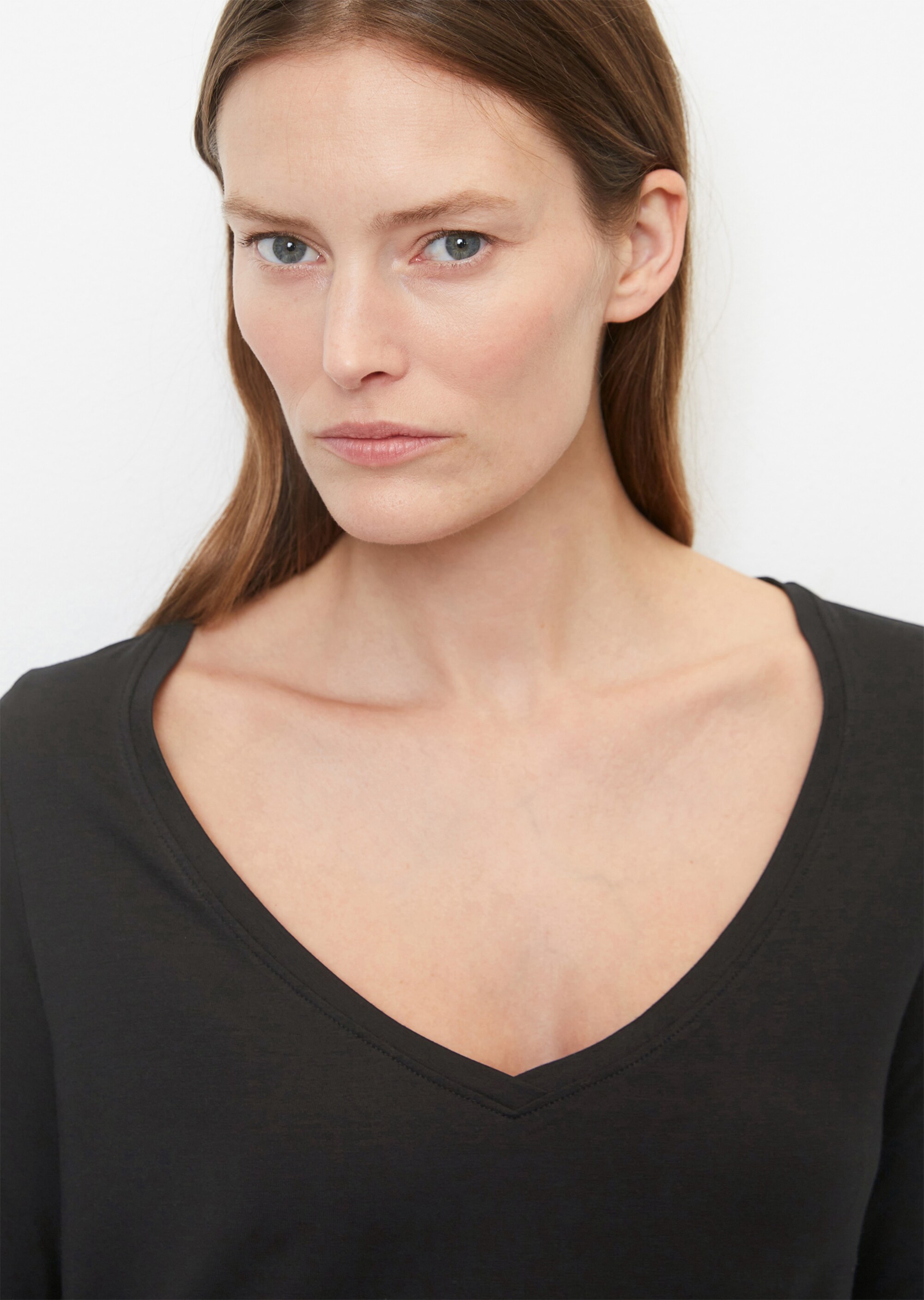 V-Neck-Longsleeveaus LENZING™ ECOVERO™