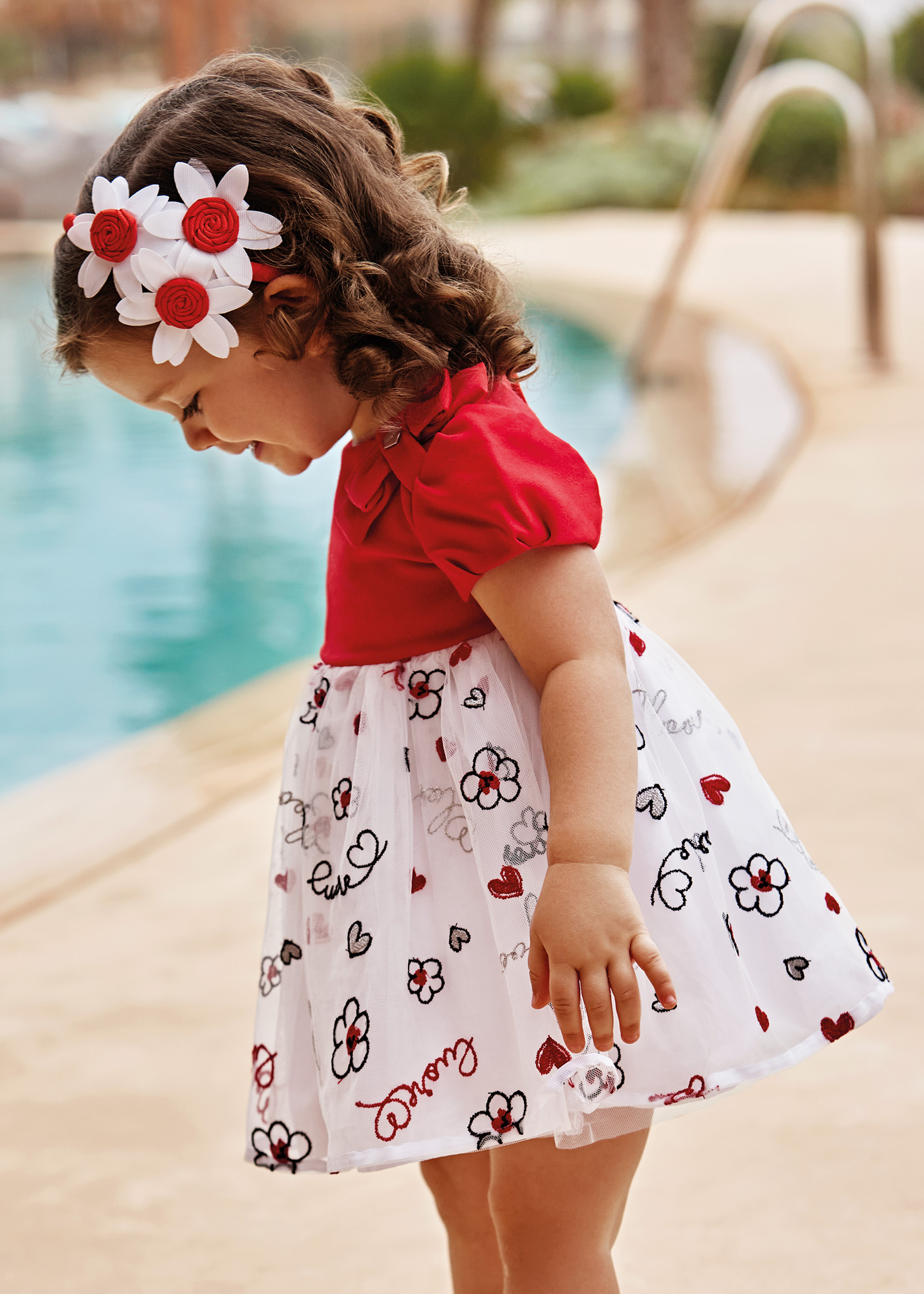 Vestido de tule bordado para bebê