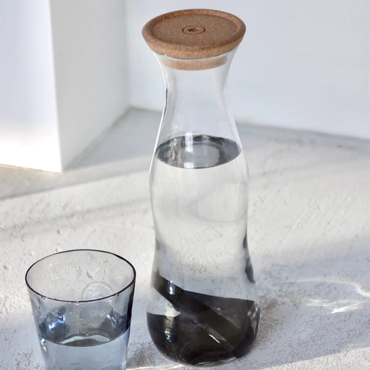 Carafe Filtrante en verre charbon actif - bouchon liège - 1L