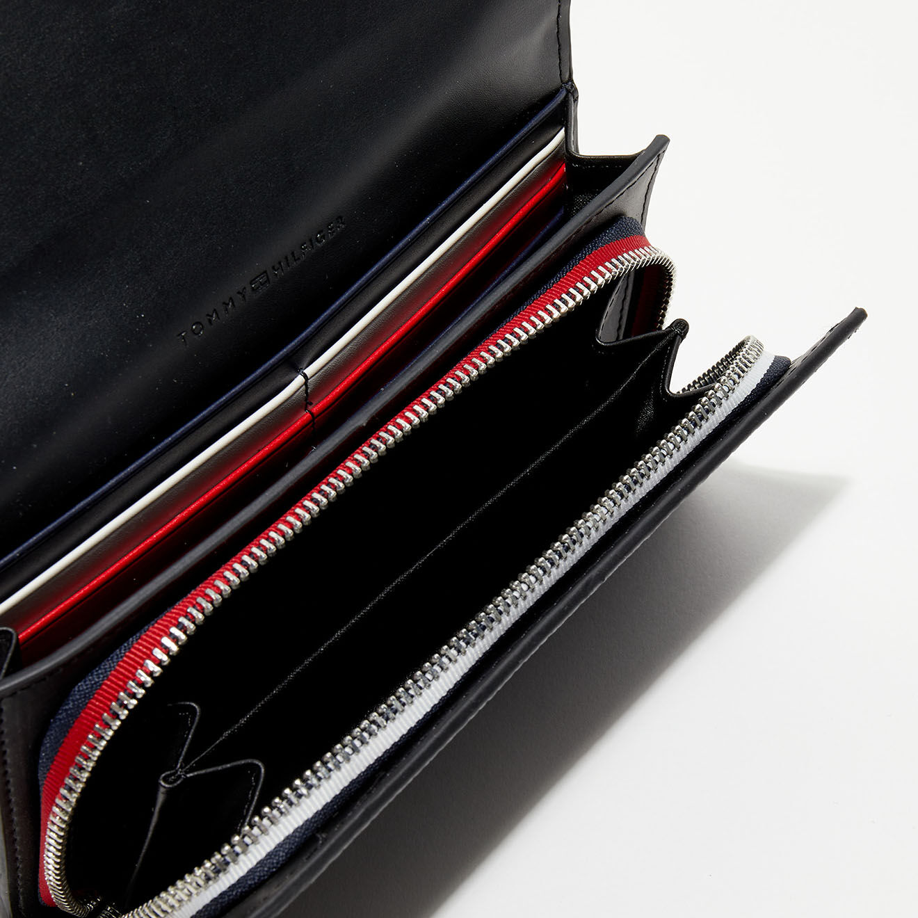 Tommy Hilfiger Portefeuille Element noir - 10,5x19 cm