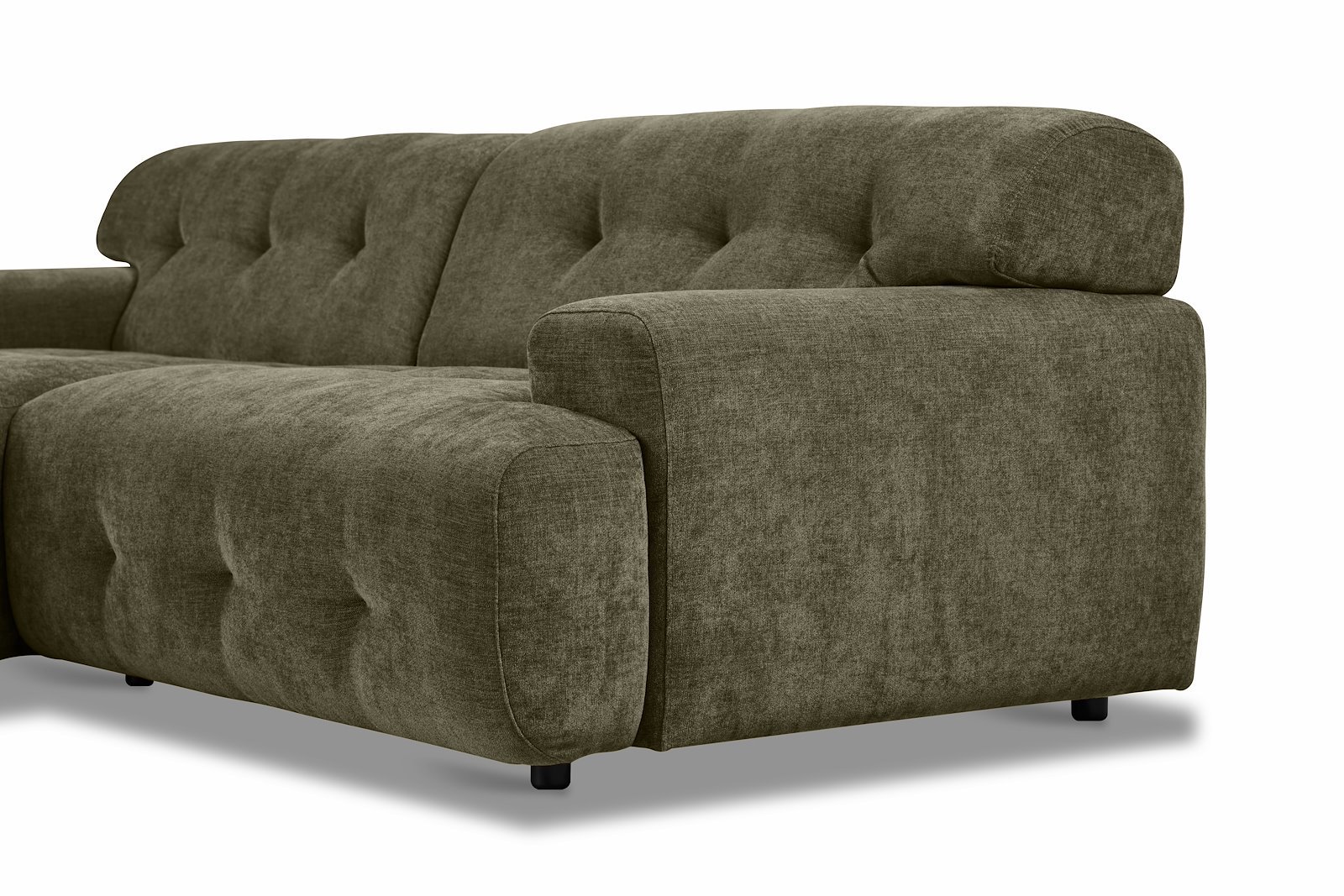 Bob sofa 1,5-seter med sjeselong venstre. Tekstil City 34 Dark Moss Green med sorte ben.