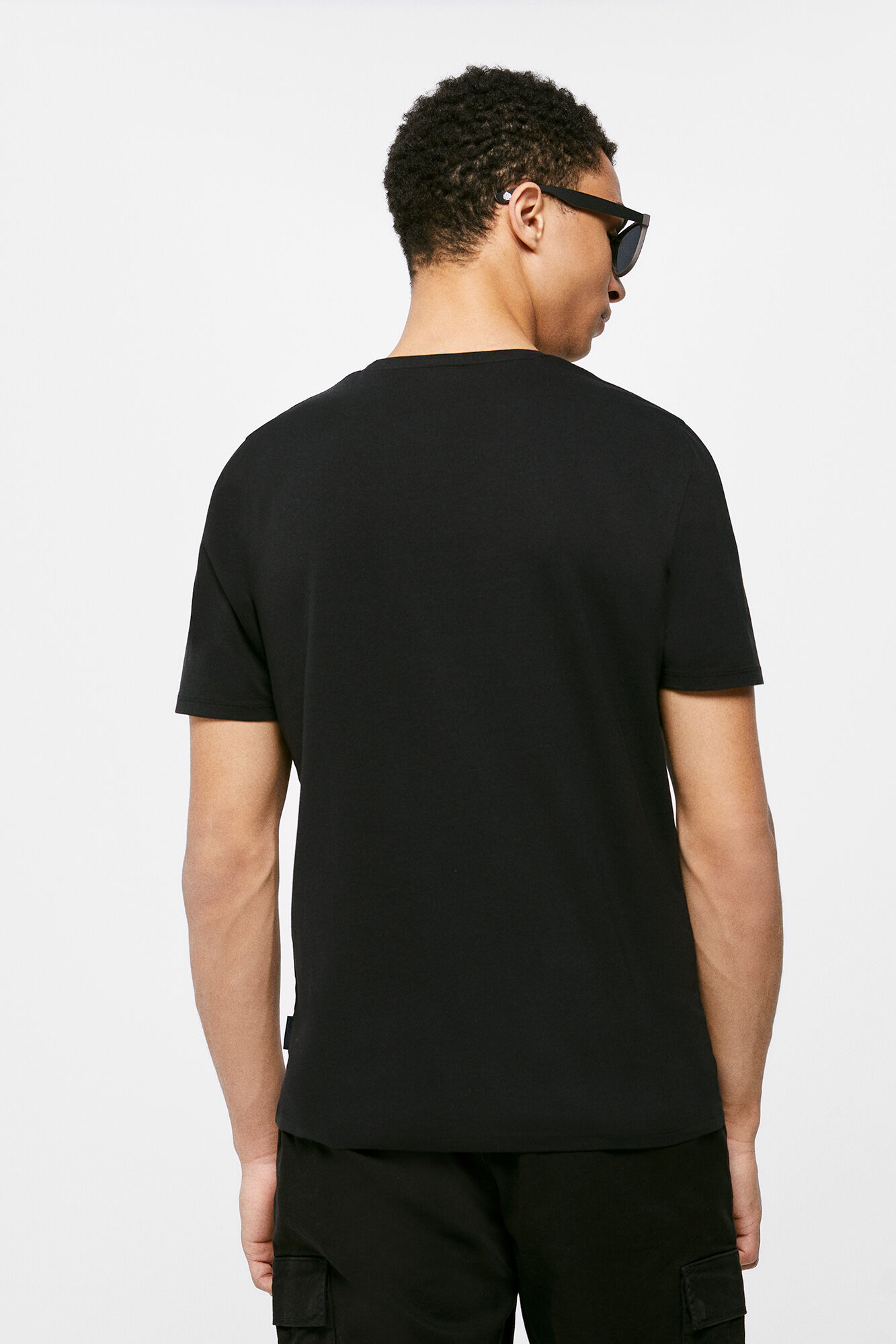 Camiseta básica - preta