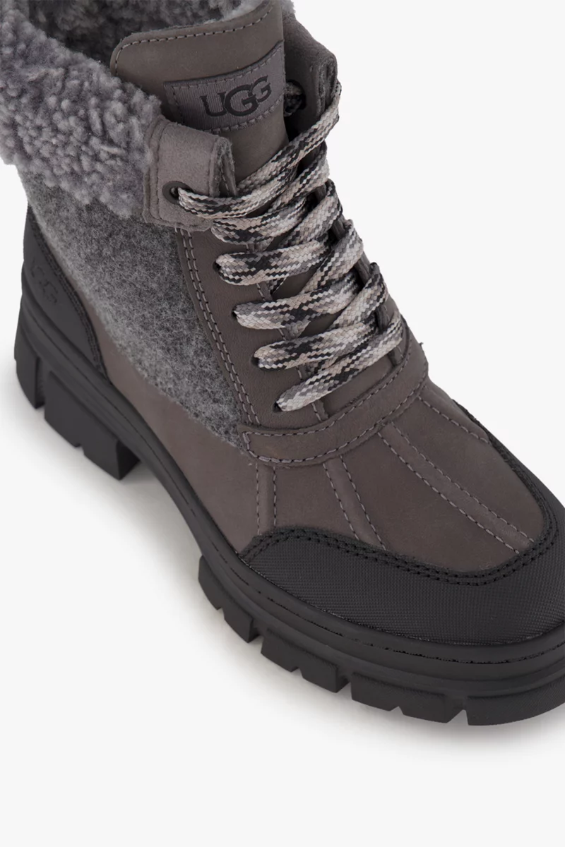 UGG Ashton Addie Tipped Damen Winterboot