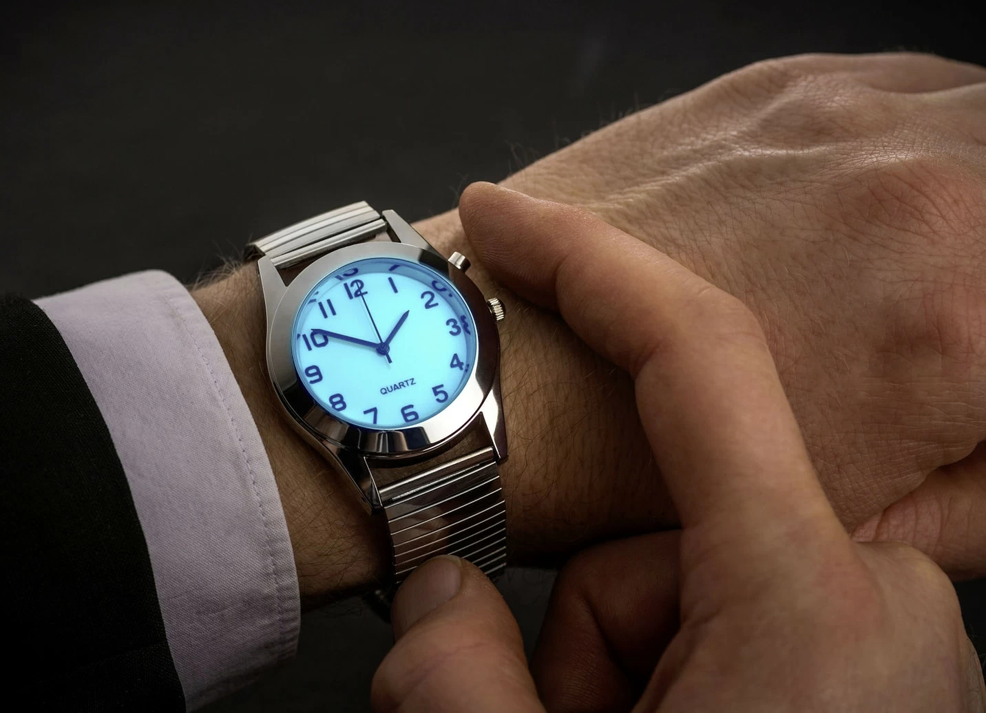 Armbanduhr mit Stretcharmband
