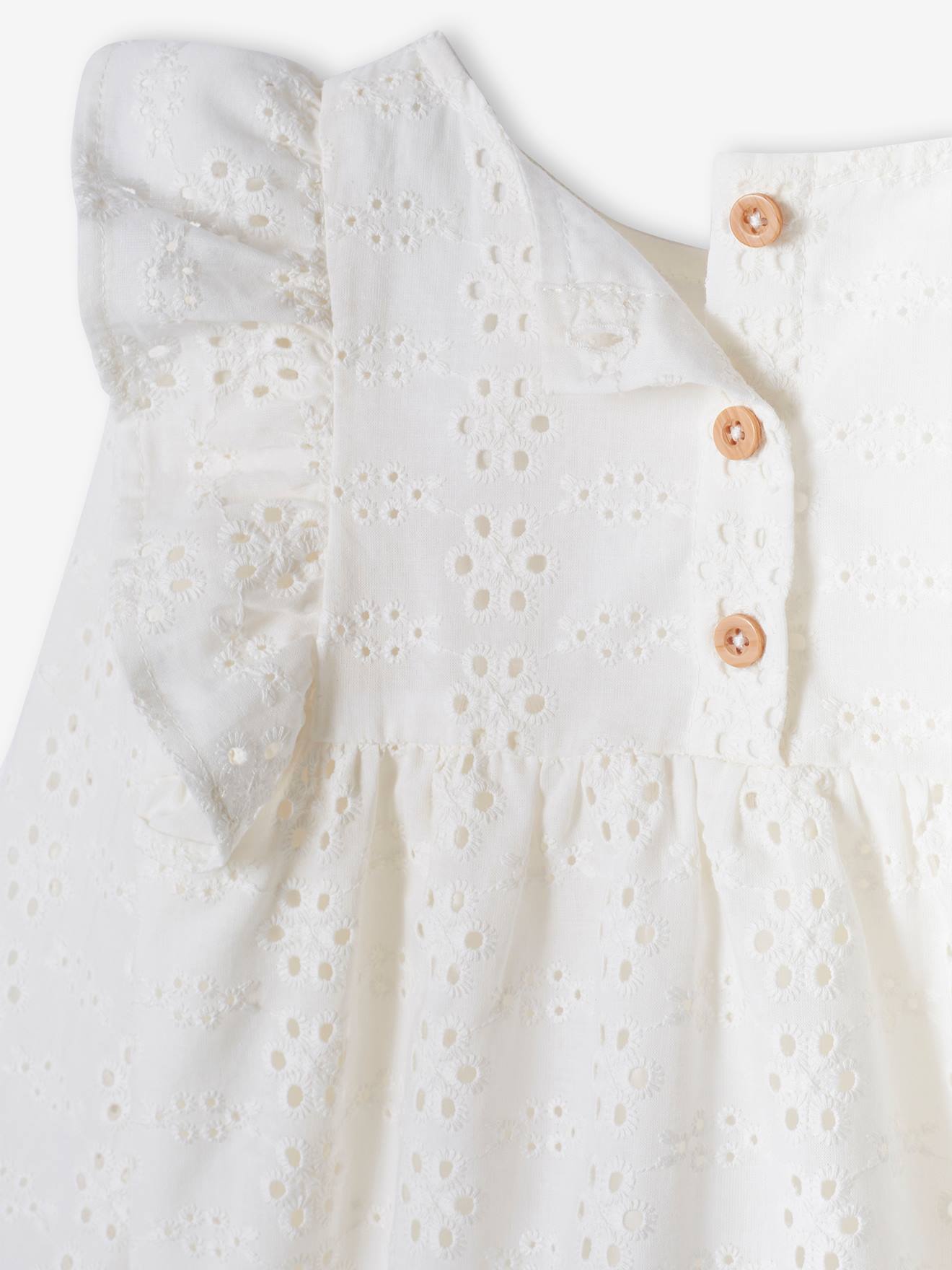 Blusa off-white com babados bordados à inglesa para meninas