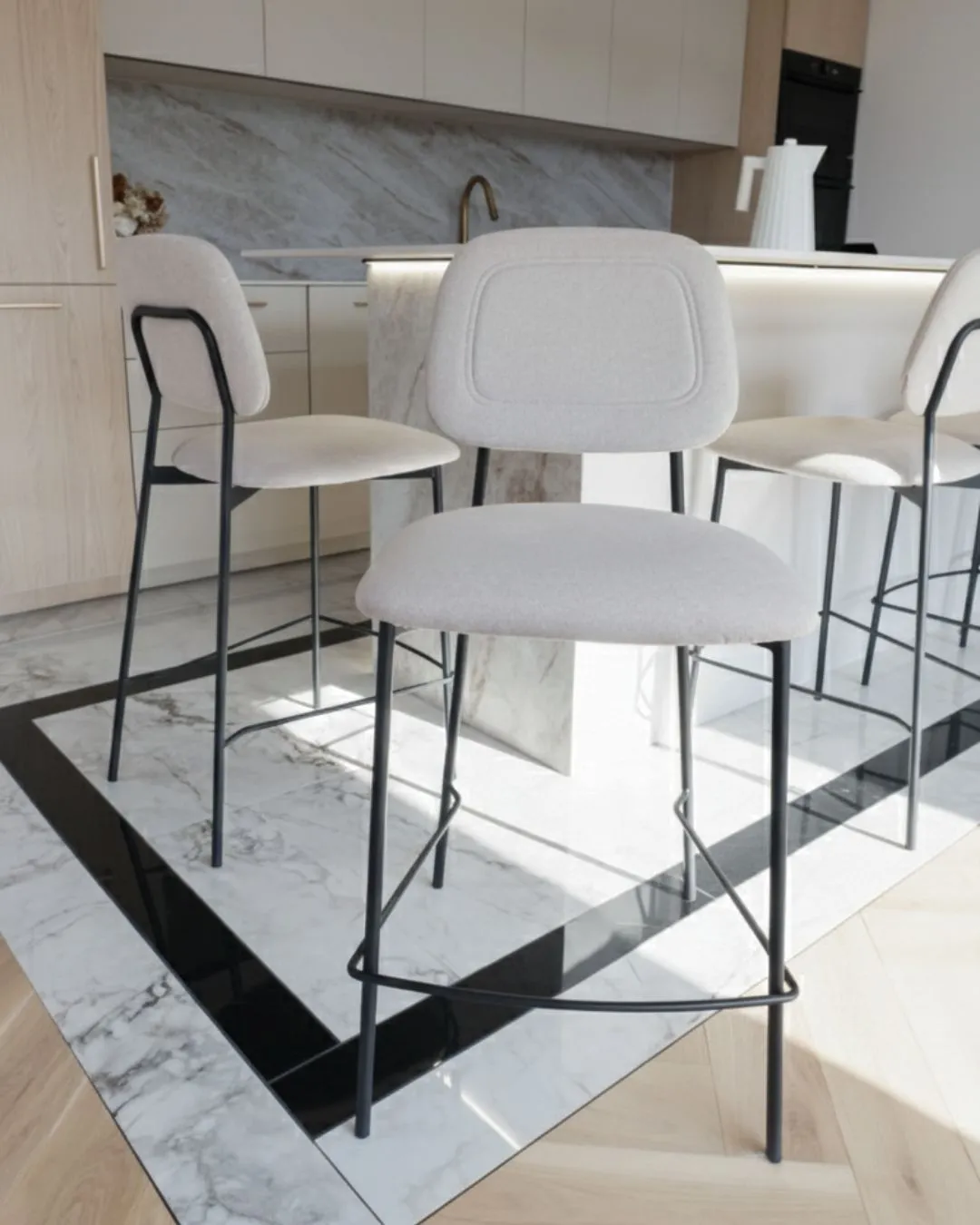 Set van 2 barstoelen DUETTE Fluweel Lichtbeige