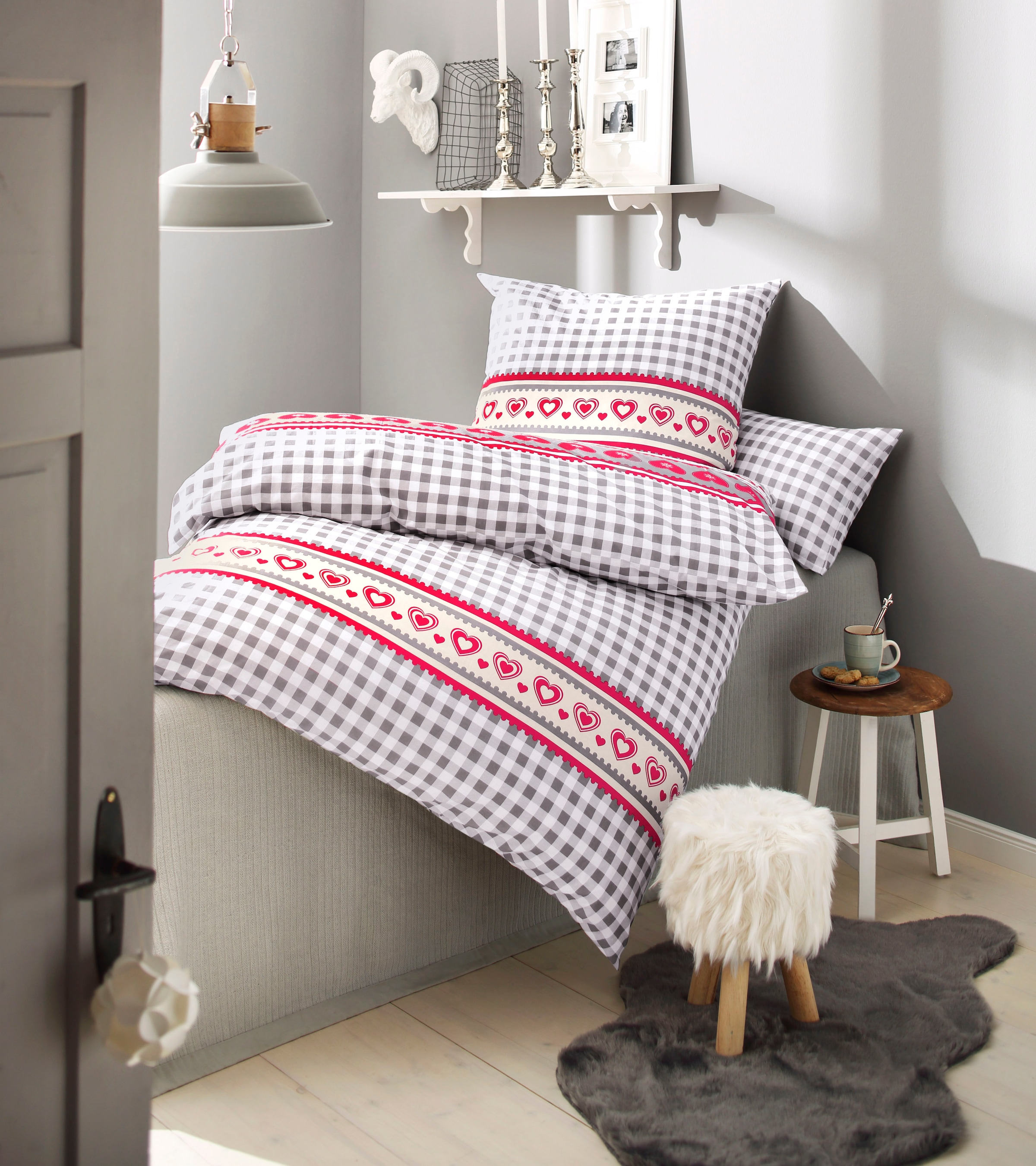Dreams Fellteppich »Schaffell« fellförmig 20 mm Höhe Kunstfell, waschbar, weich & kuschelig, auch ideal als Bettvorleger