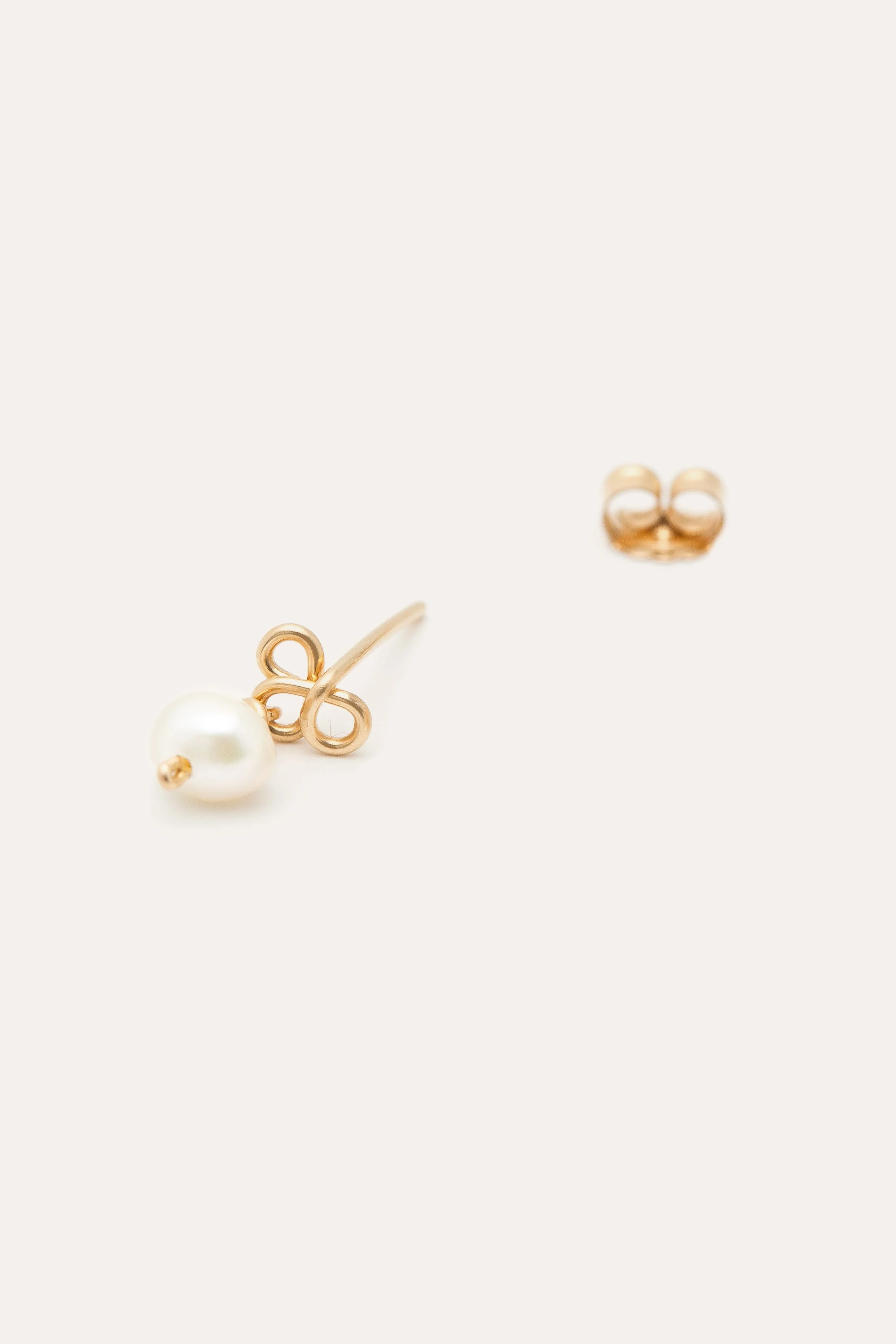 Puces pétale perles | Blanc