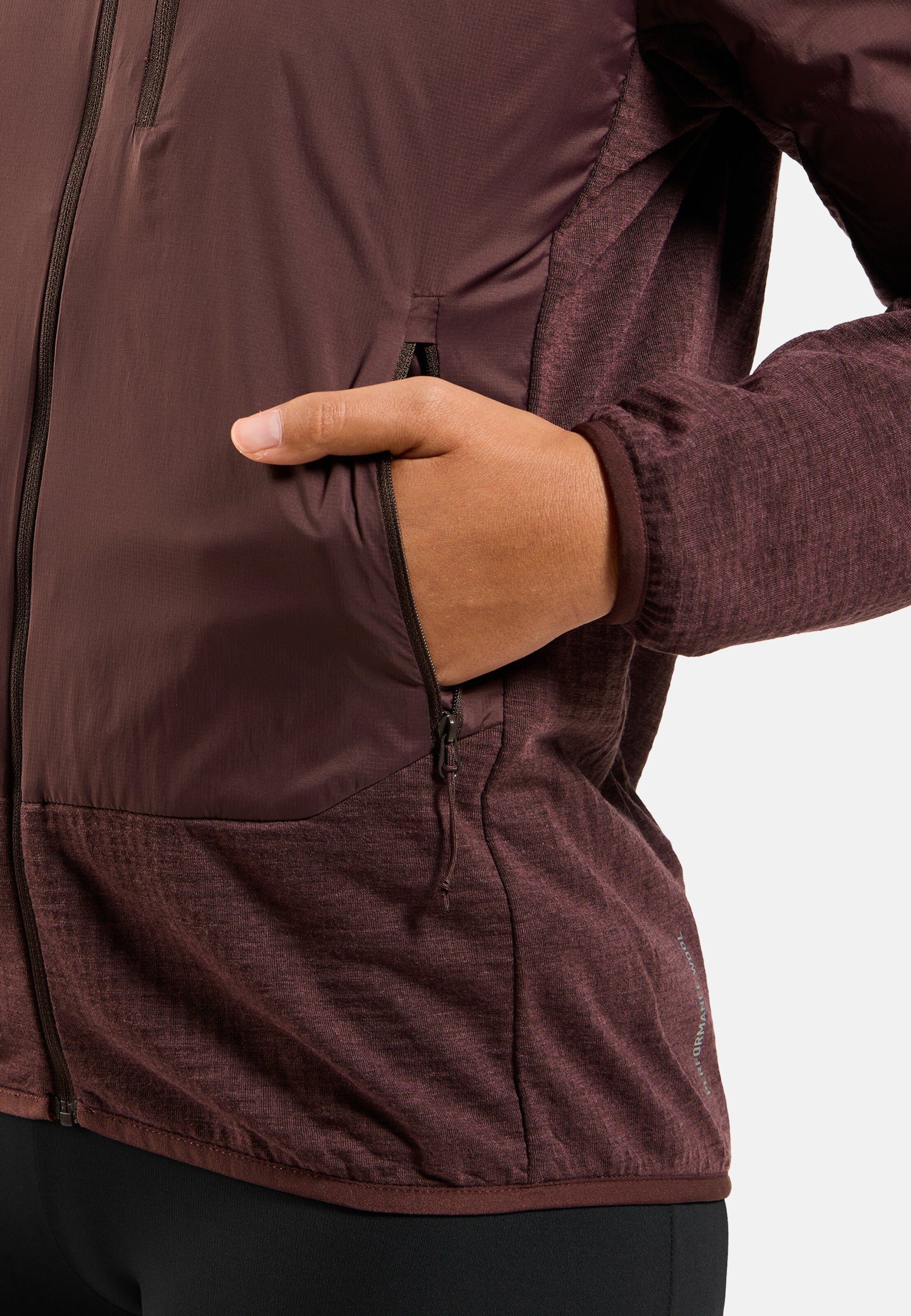 Isolierte Ascent Hybridjacke mit Wolle in fudge