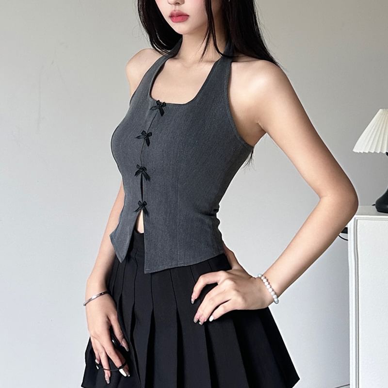 BrickBlack - Halternek, effen strikaccent, open rug en split crop top