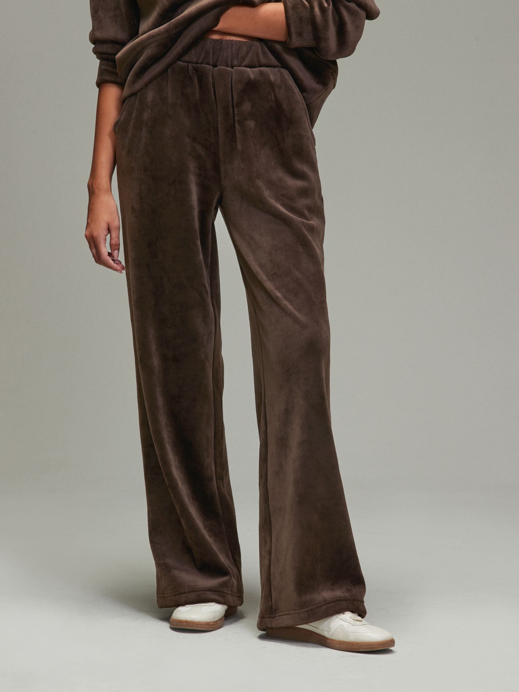 Chocoladebruin - Soft Feel Cord Wide Leg Trousers