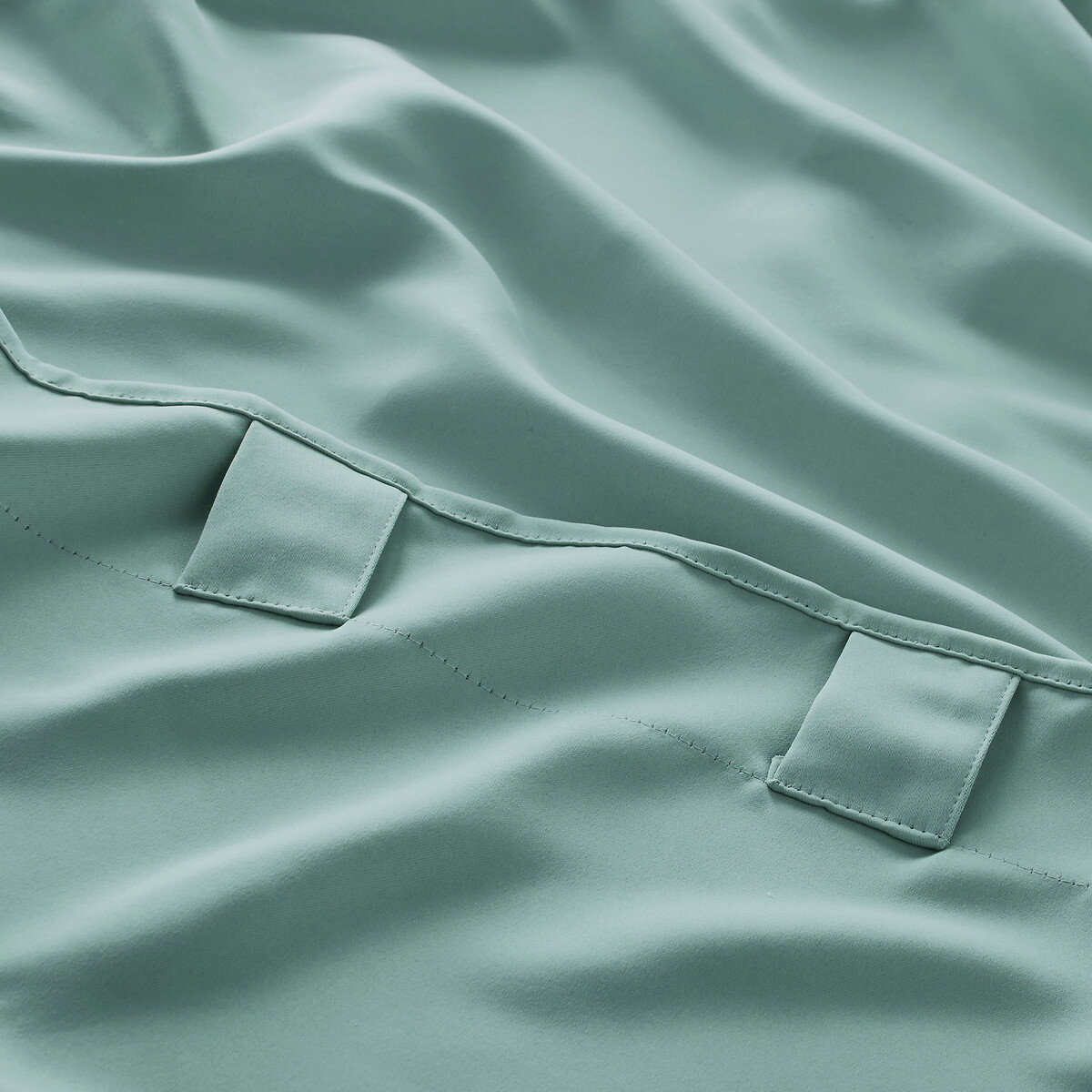 LA REDOUTE INTERIEURS<br>Cortina blackout Voda com laços ocultos