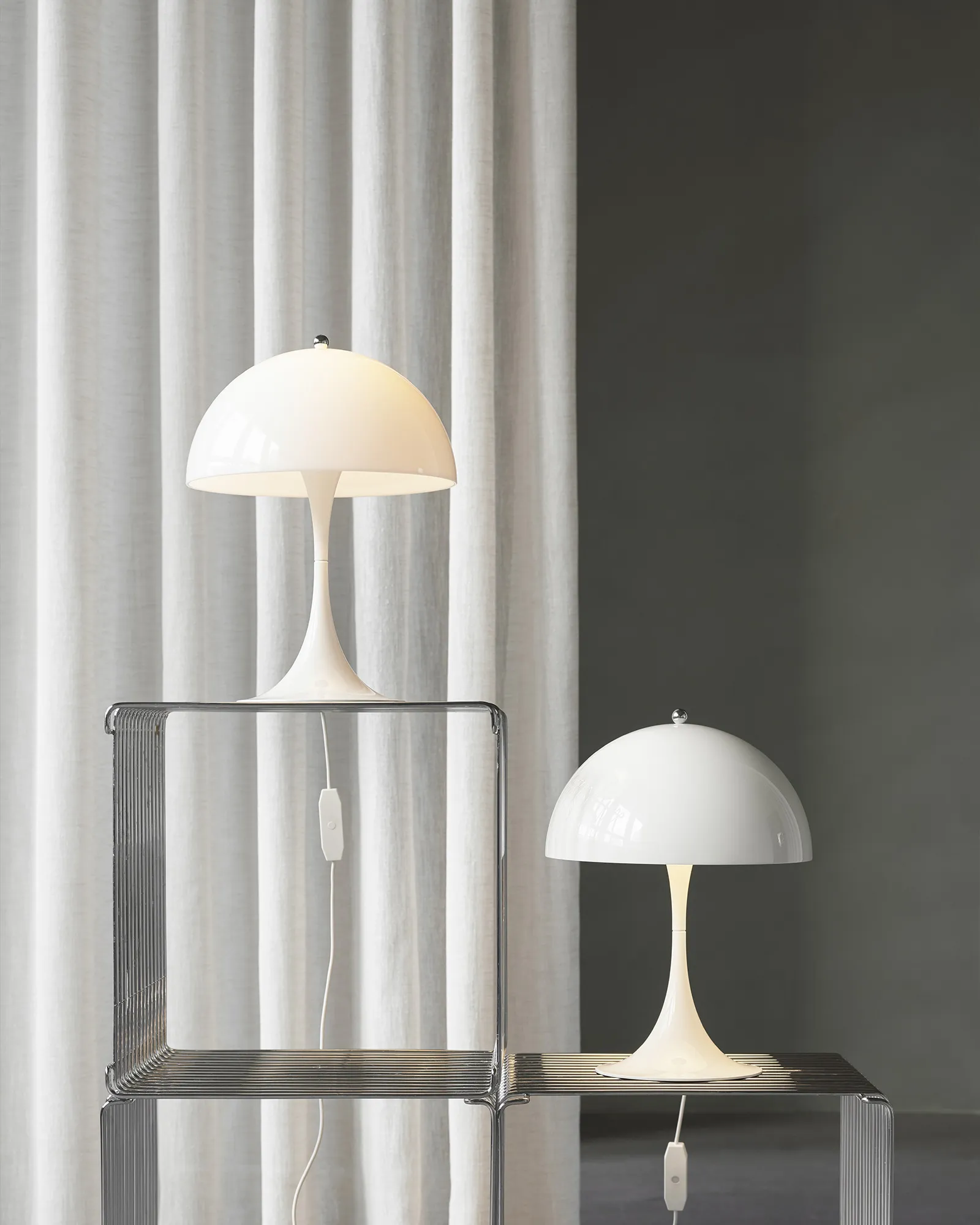 Louis Poulsen Panthella 250 Table Lamp Opal - Universal Plug