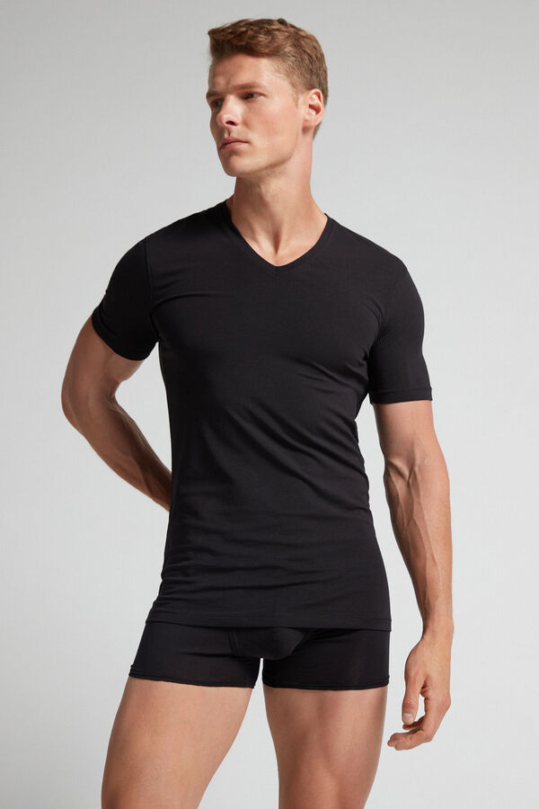 Camiseta de algodão elástico Supima® com decote em V