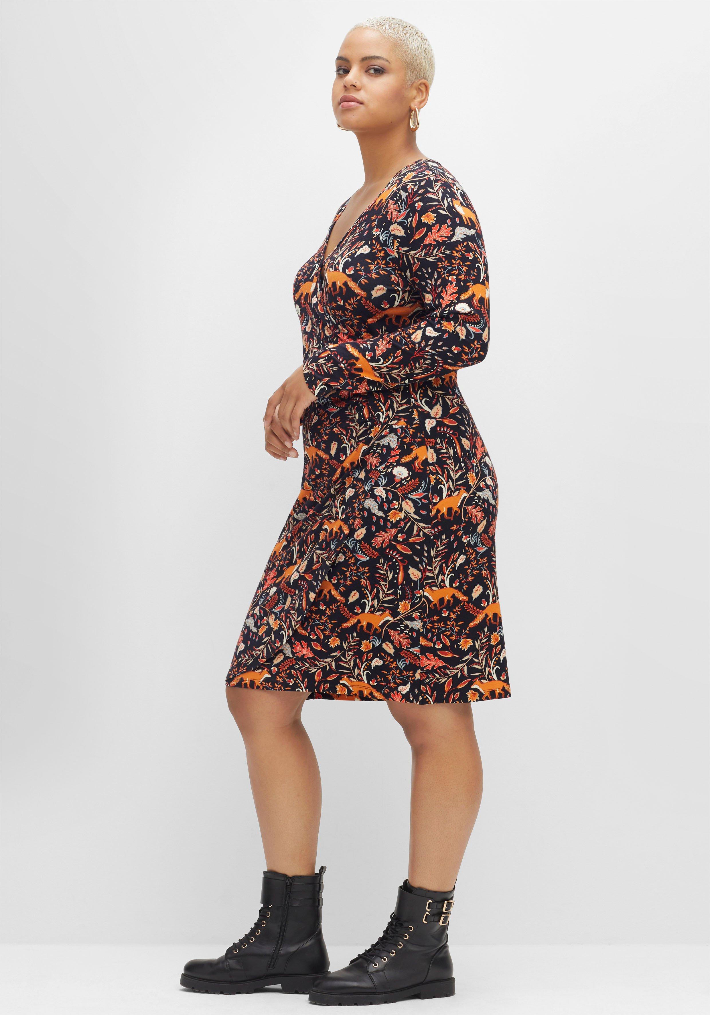 Jerseykleid in Wickeloptik mit tiefem V-Ausschnitt