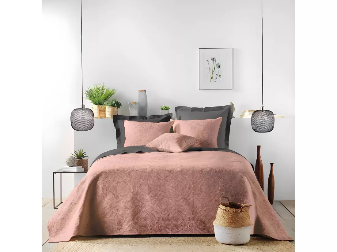 Couvre lit 2 personnes en microfibre matelassé 