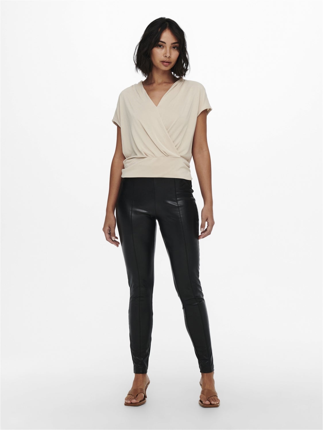 ONLJESSIE Slim Fit Hose in Lederoptik Black