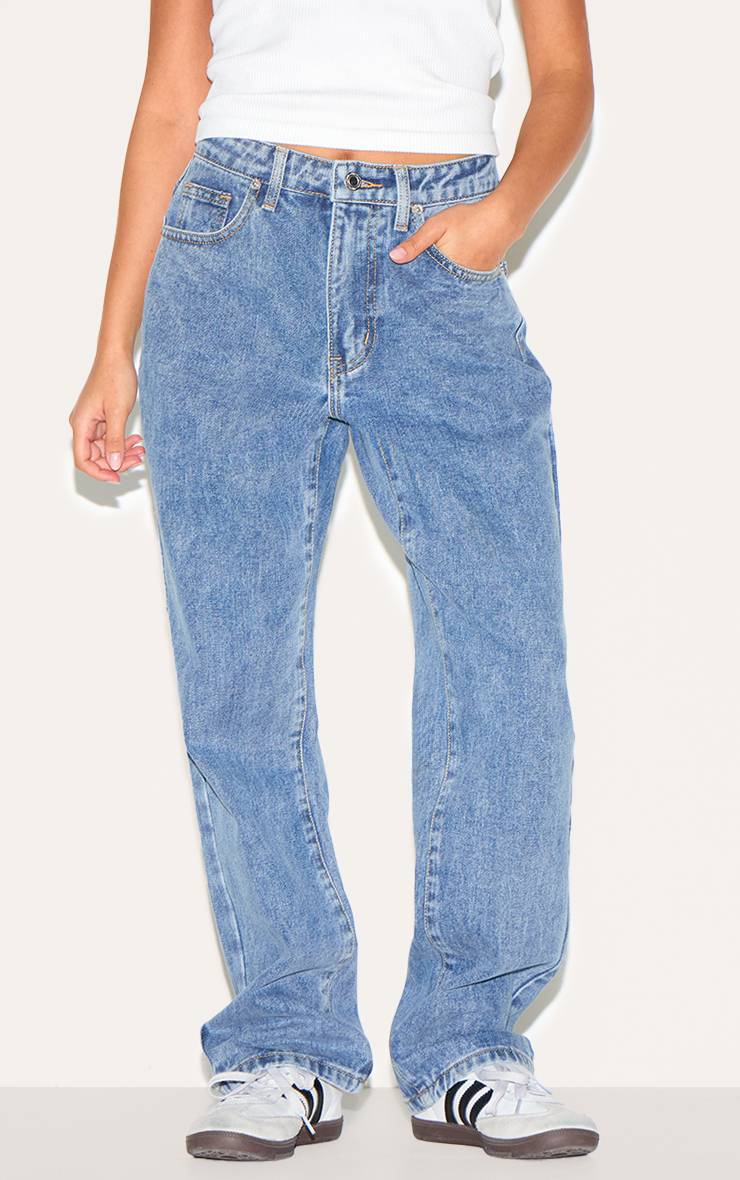 Mid Blue Wash Prettylittlething Petite Jean Taille Haute Coupe Droite