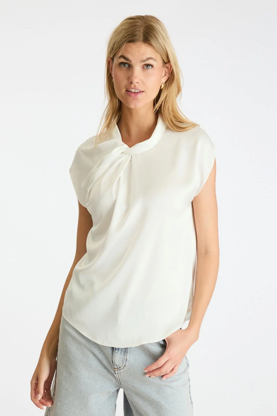 Neo Noir Fleur Drapy Satin Blouse off white