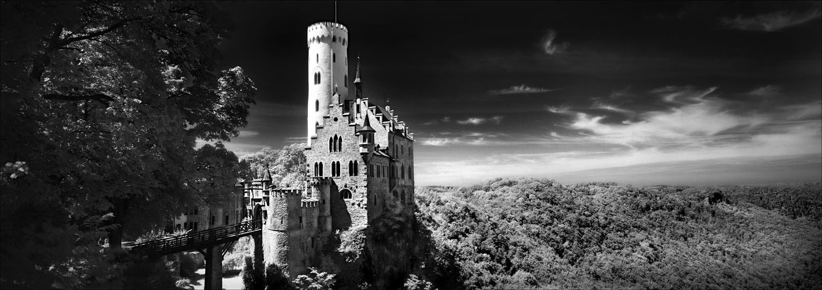 Schloss Lichtenstein by Wolfgang Mothes - Limited Edition. Edition of: 100. Signed.