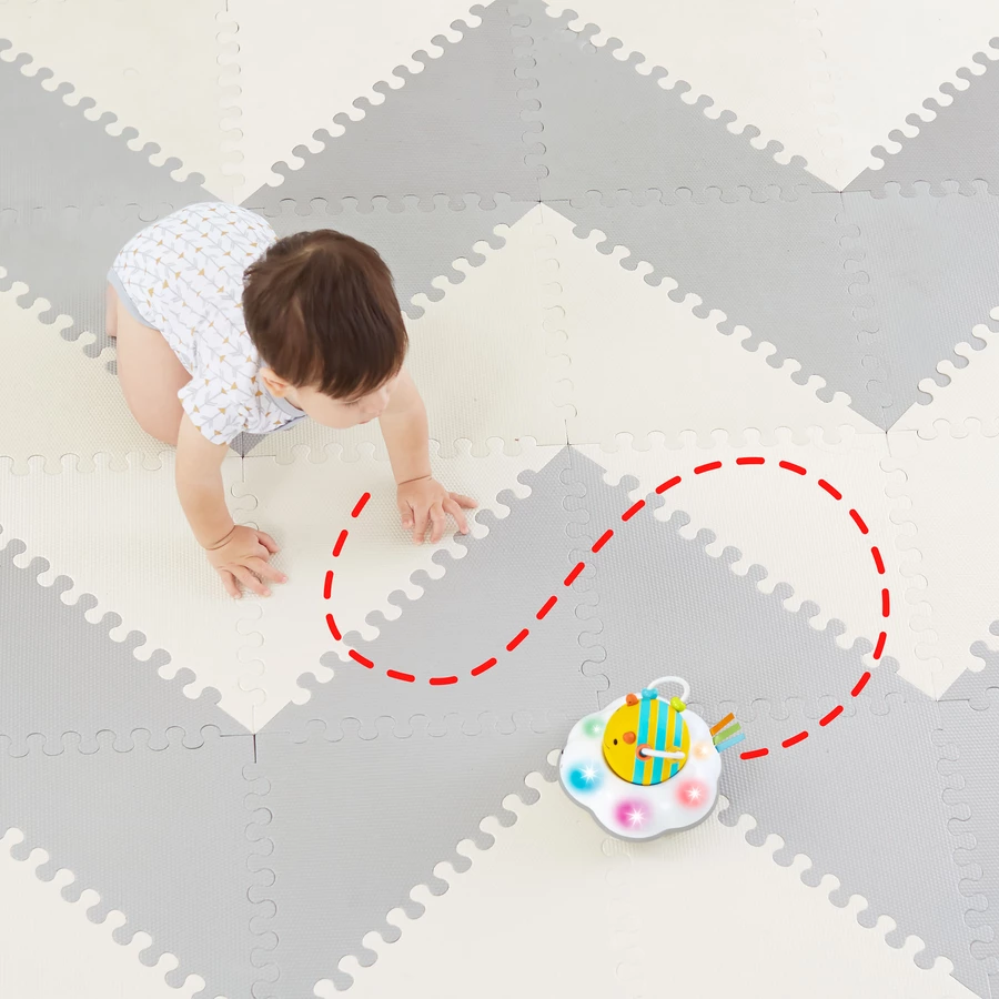 Skip Hop Explore & More Krabbelspielzeug Biene