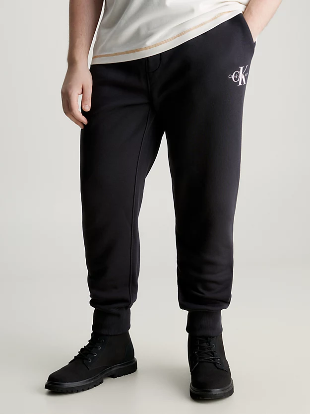shorts de moletom com monograma