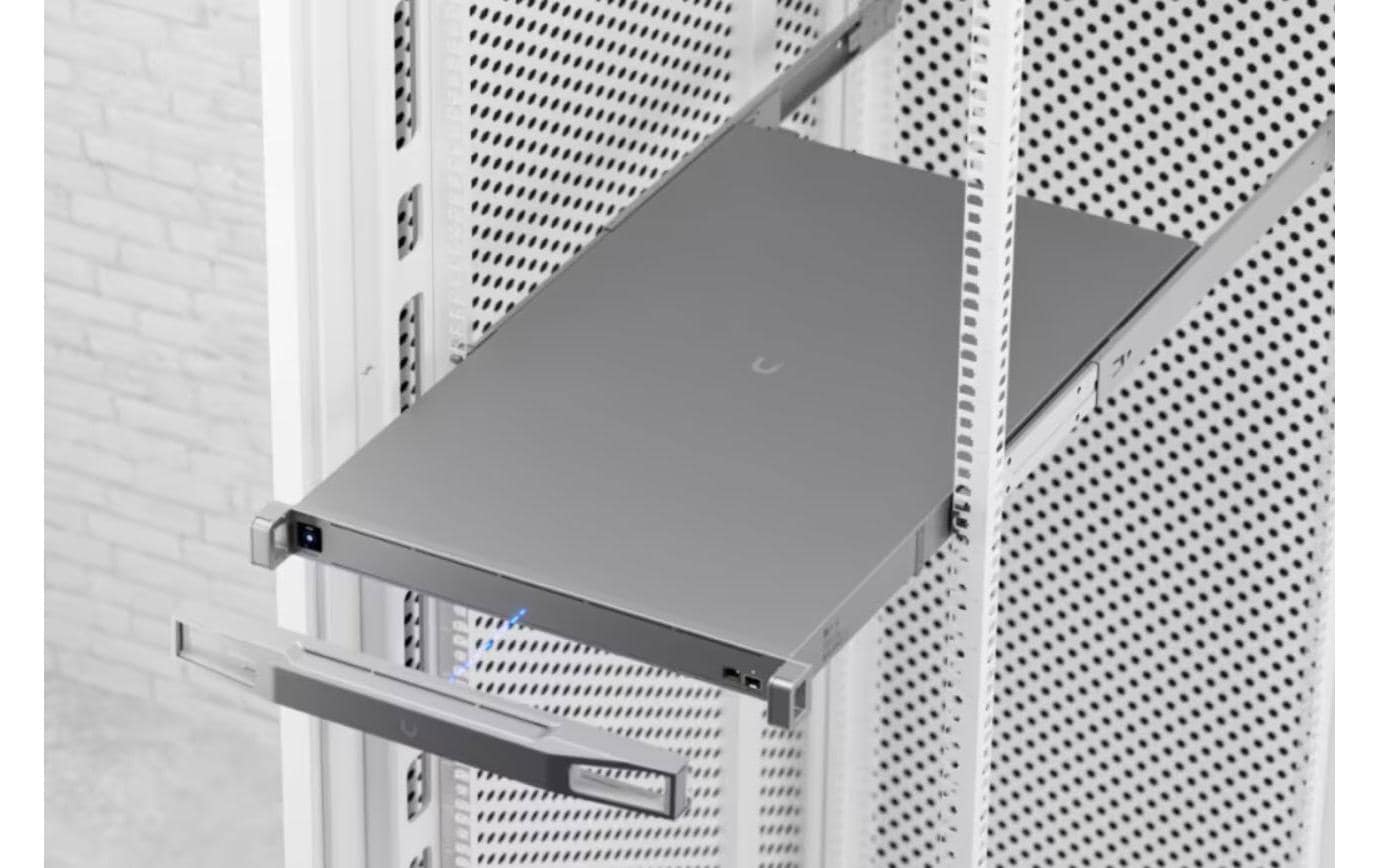 WLAN Controller UniFi Cloud Key Enterprise<br>UniFi Network Console Plattform wurde speziell für den massiven Einsatz entwickelt