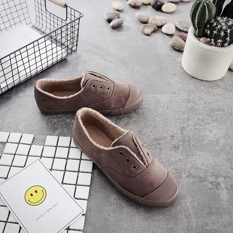 Solejoy - Instapsneakers met fleecevoering en ringetjes