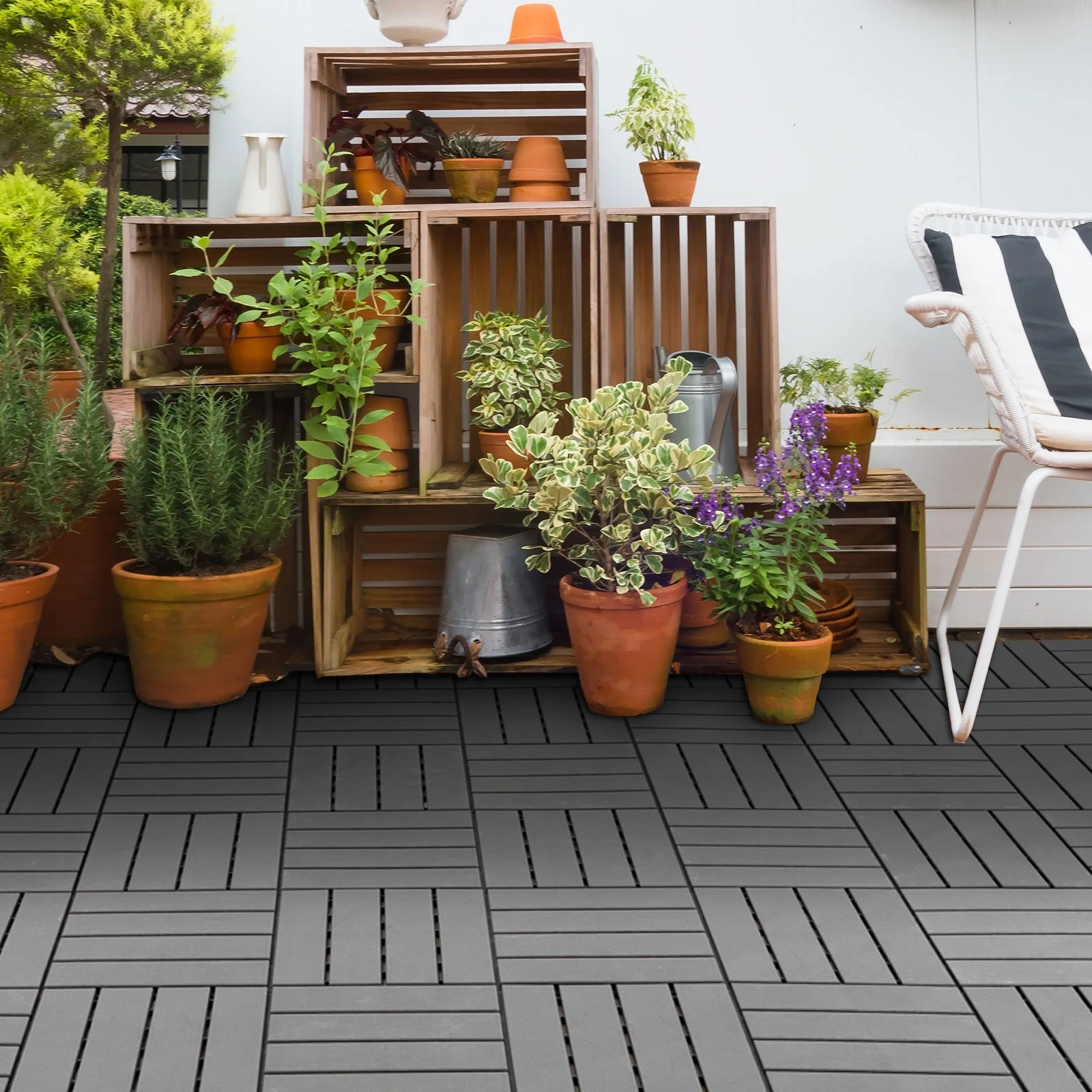 Pisos antiderrapantes quadrados Outsunny para uso interno e externo.