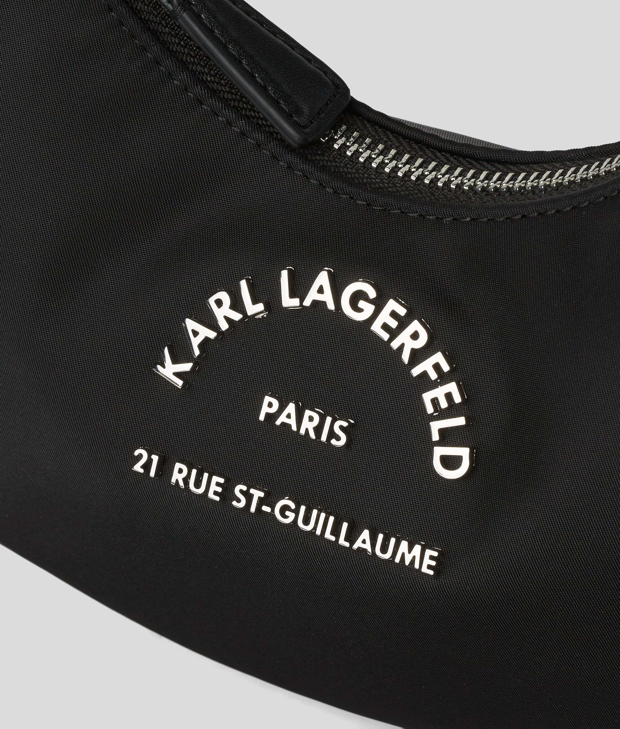 SAC PORTÉ ÉPAULE AVEC DÉTAIL EN MÉTAL RUE ST-GUILLAUME