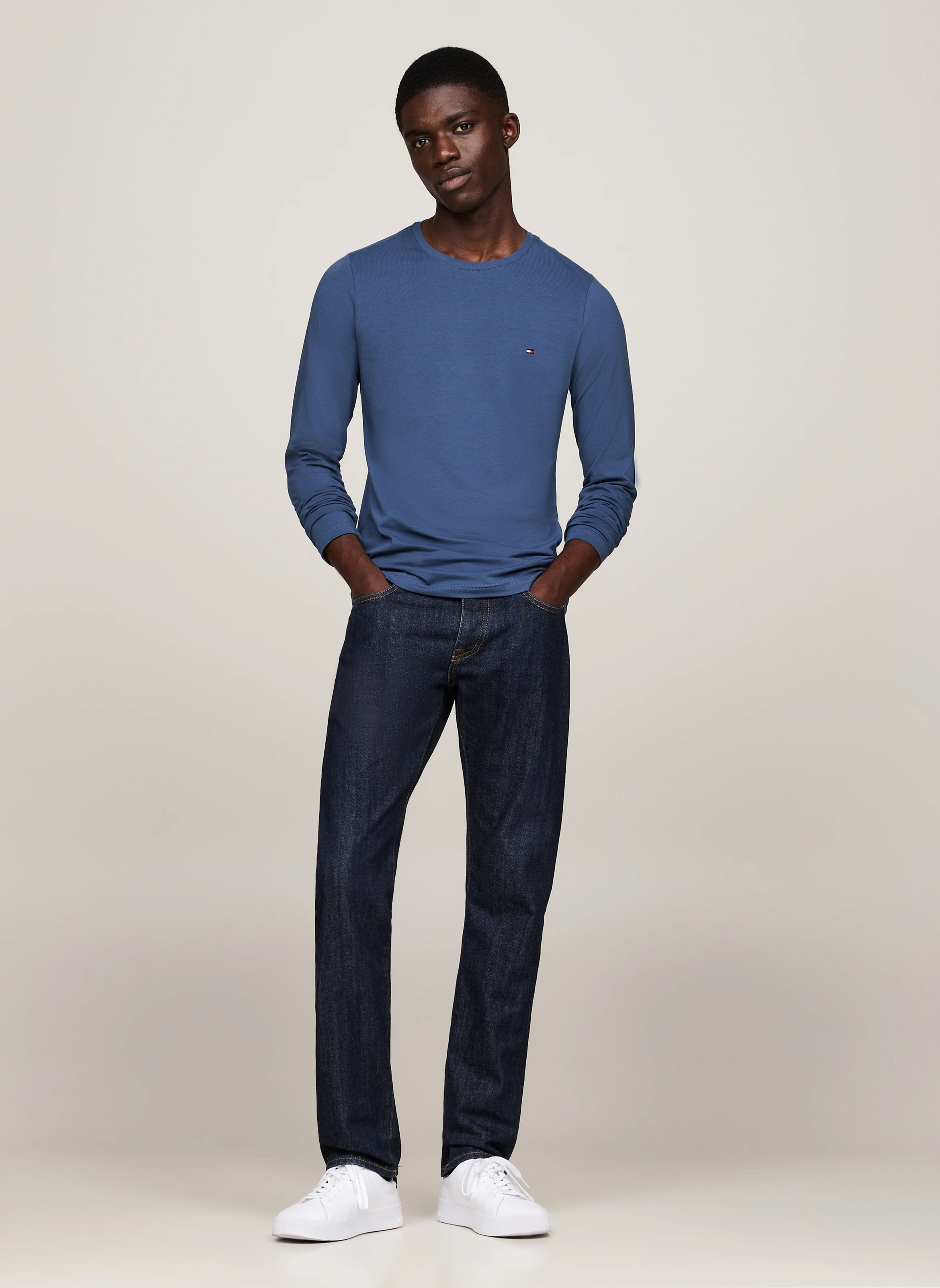 Tee-shirt col rond regular-fit brodé en coton bio | Bleu