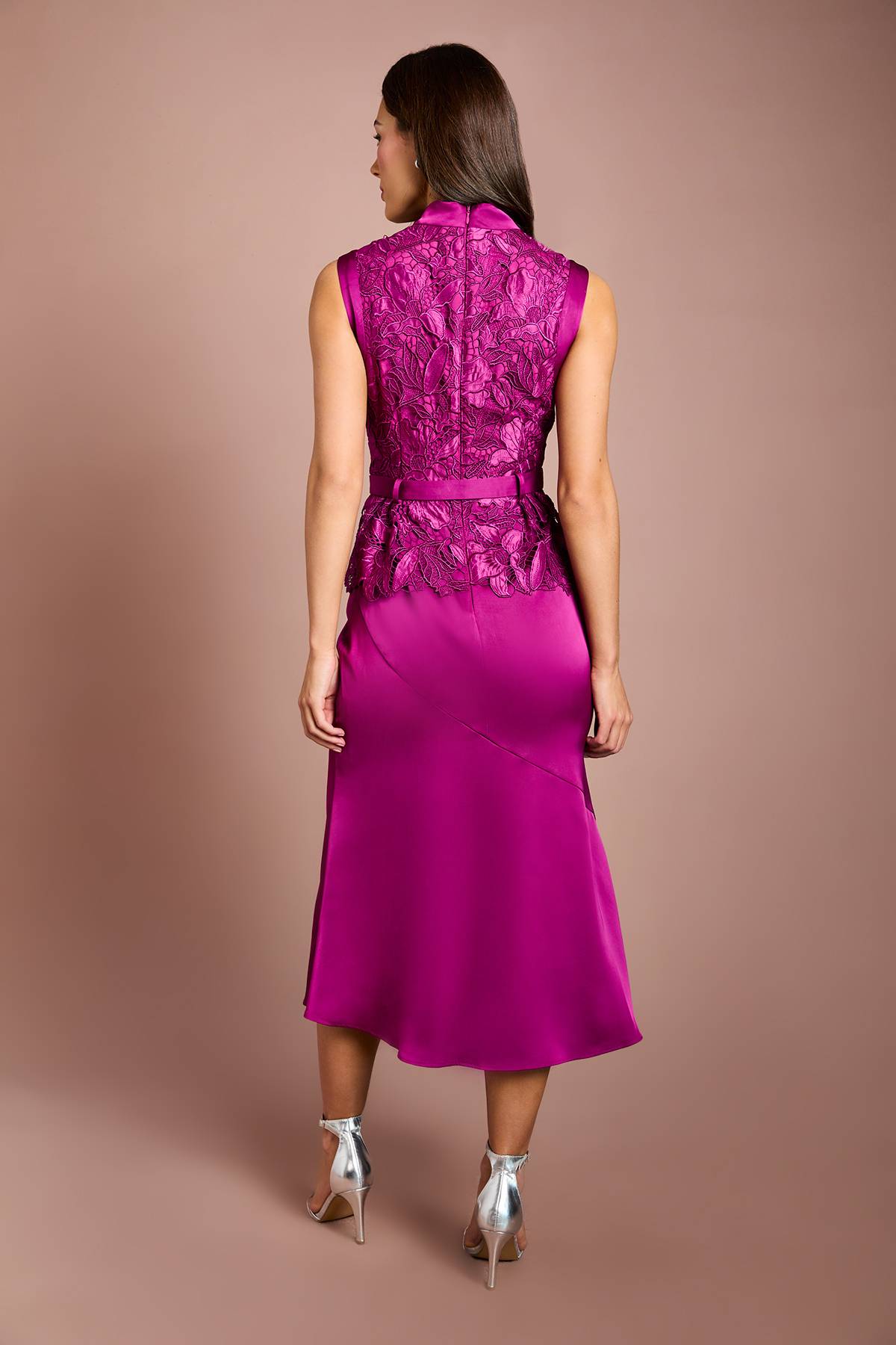 Coast Robe Midi Sans Manches Avec Corsage En Dentelle Et Jupe En Satin