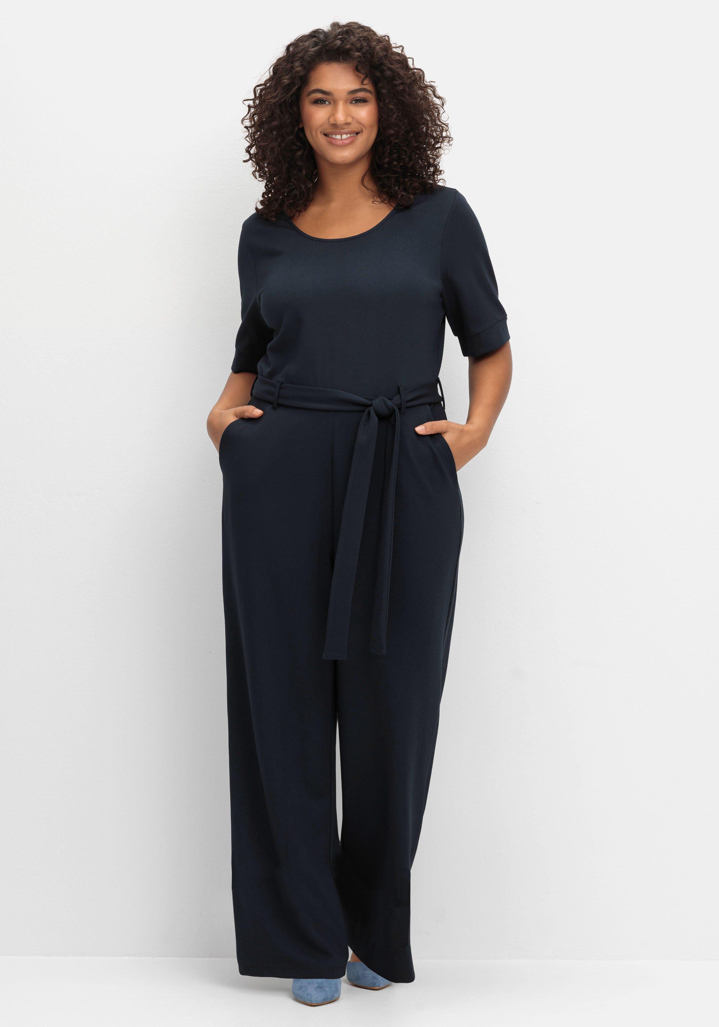 Jumpsuit mit Bindegürtel und weitem Bein