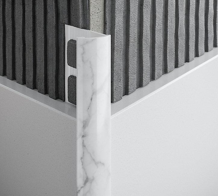 Profilé de carrelage intérieur Diall rond PVC blanc marbré lisse L.2,5m x l.2,7 cm x ep.9mm
