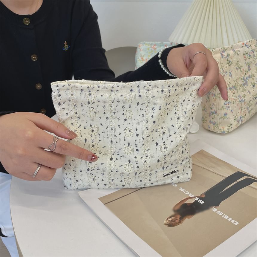 Bitabis - Make-uptas van bloemenstof
