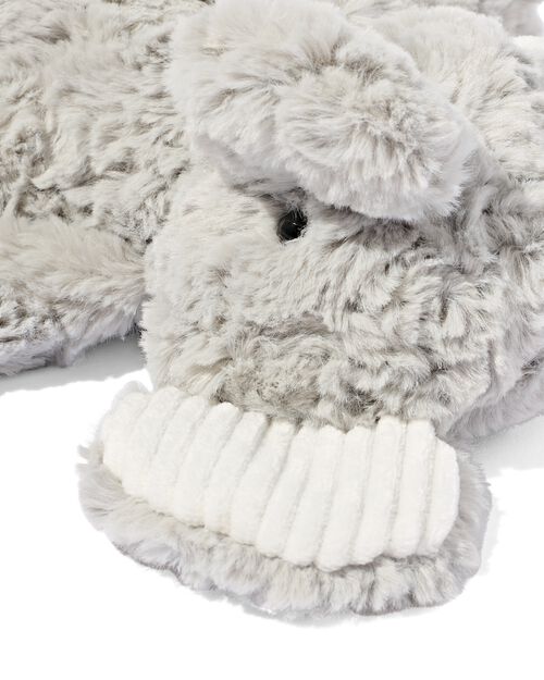 éléphant en peluche