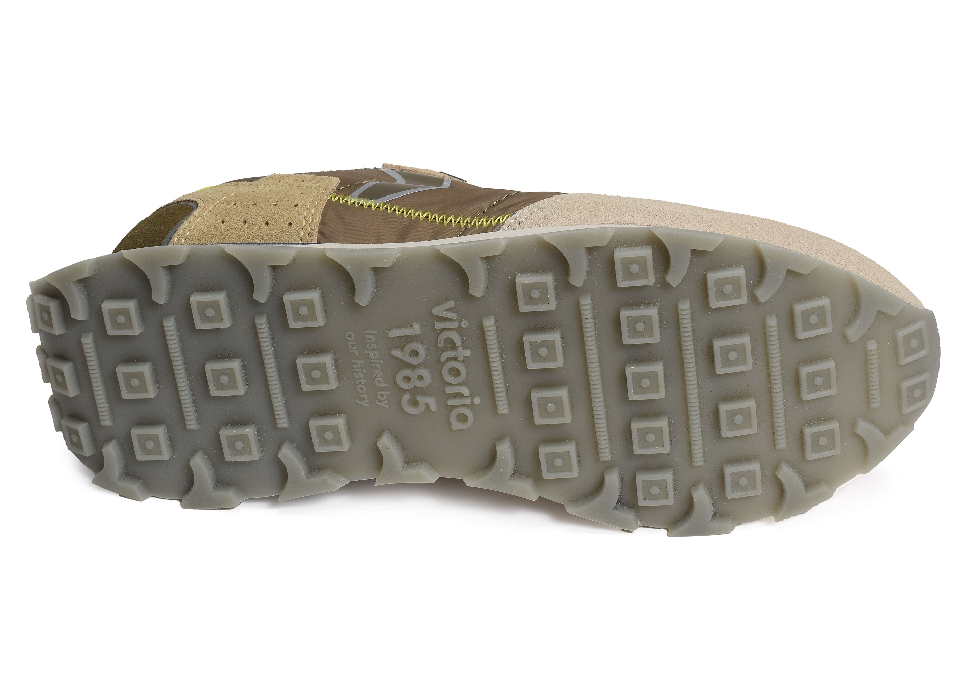 8803110 kaki beige
